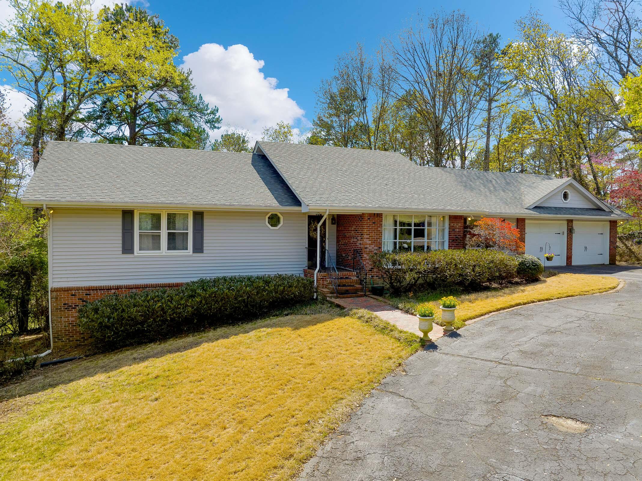 1032 River Hills Circle