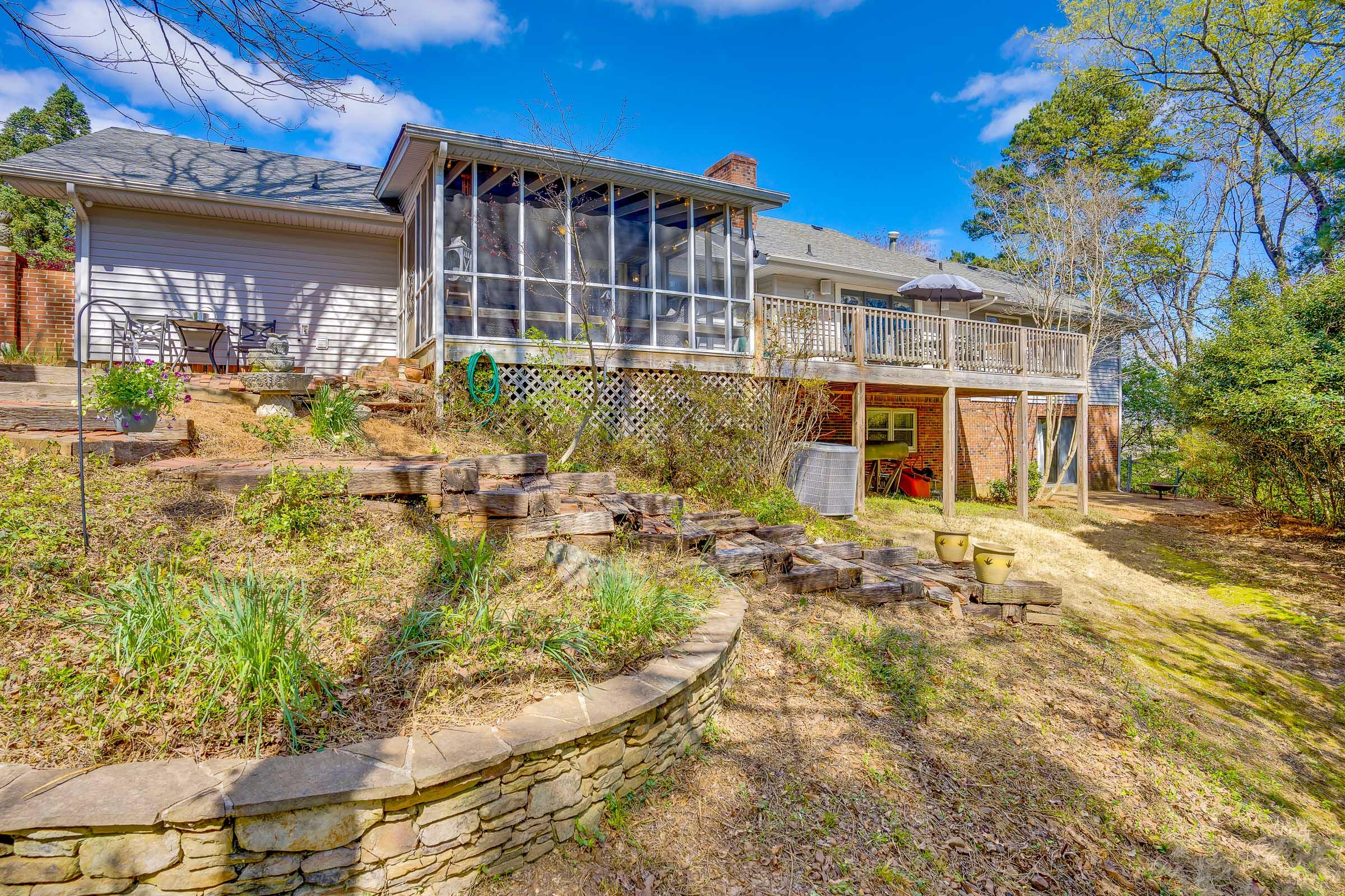 1032 River Hills Circle