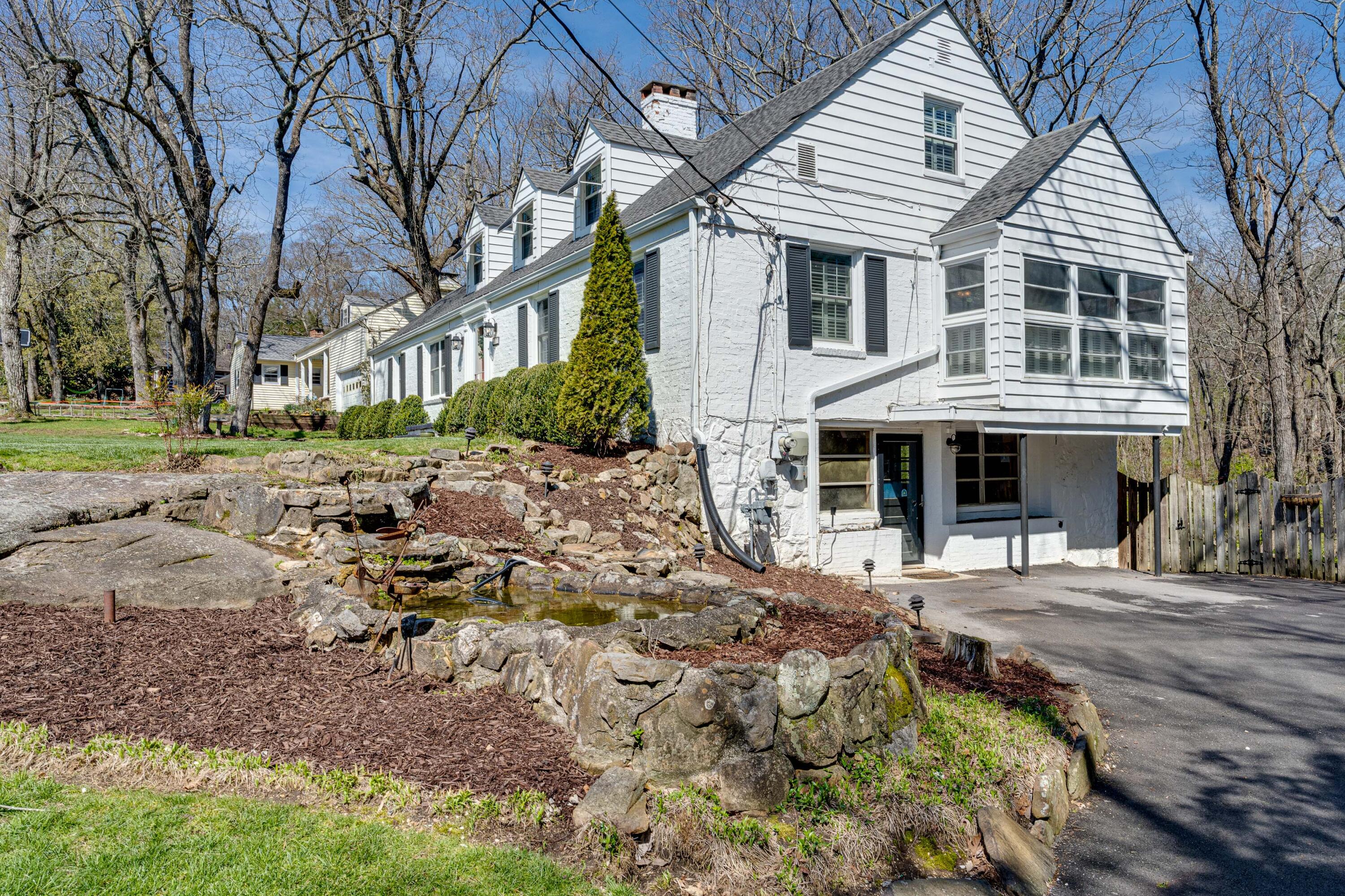 107 Hardy Road