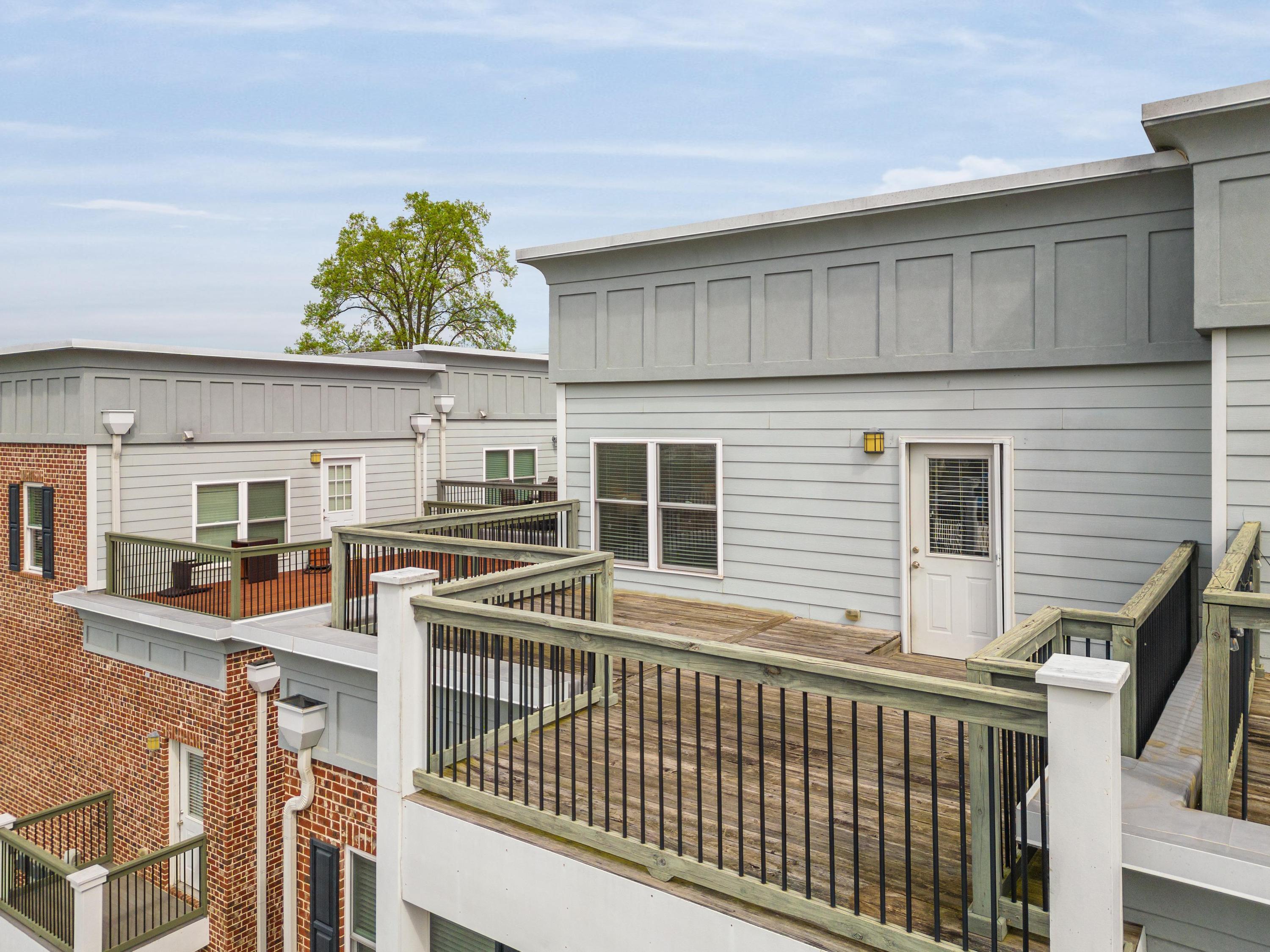 207 Delmont Street, 215