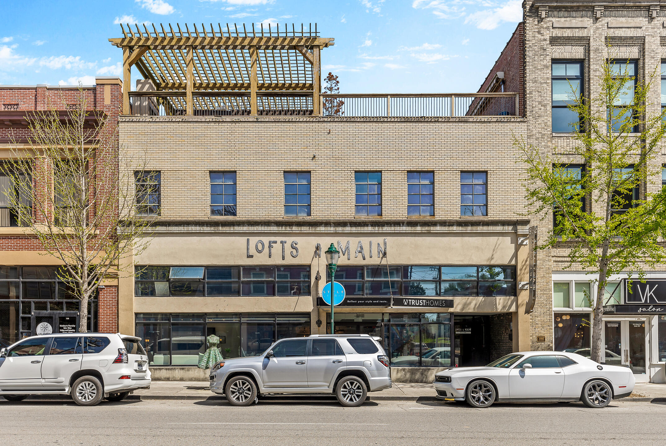 55 E Main Street, 205