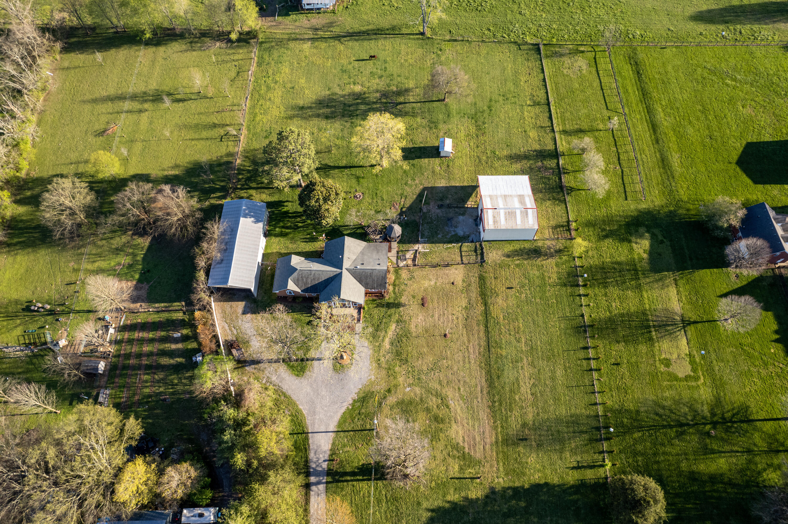 1443 Long Hollow Pike