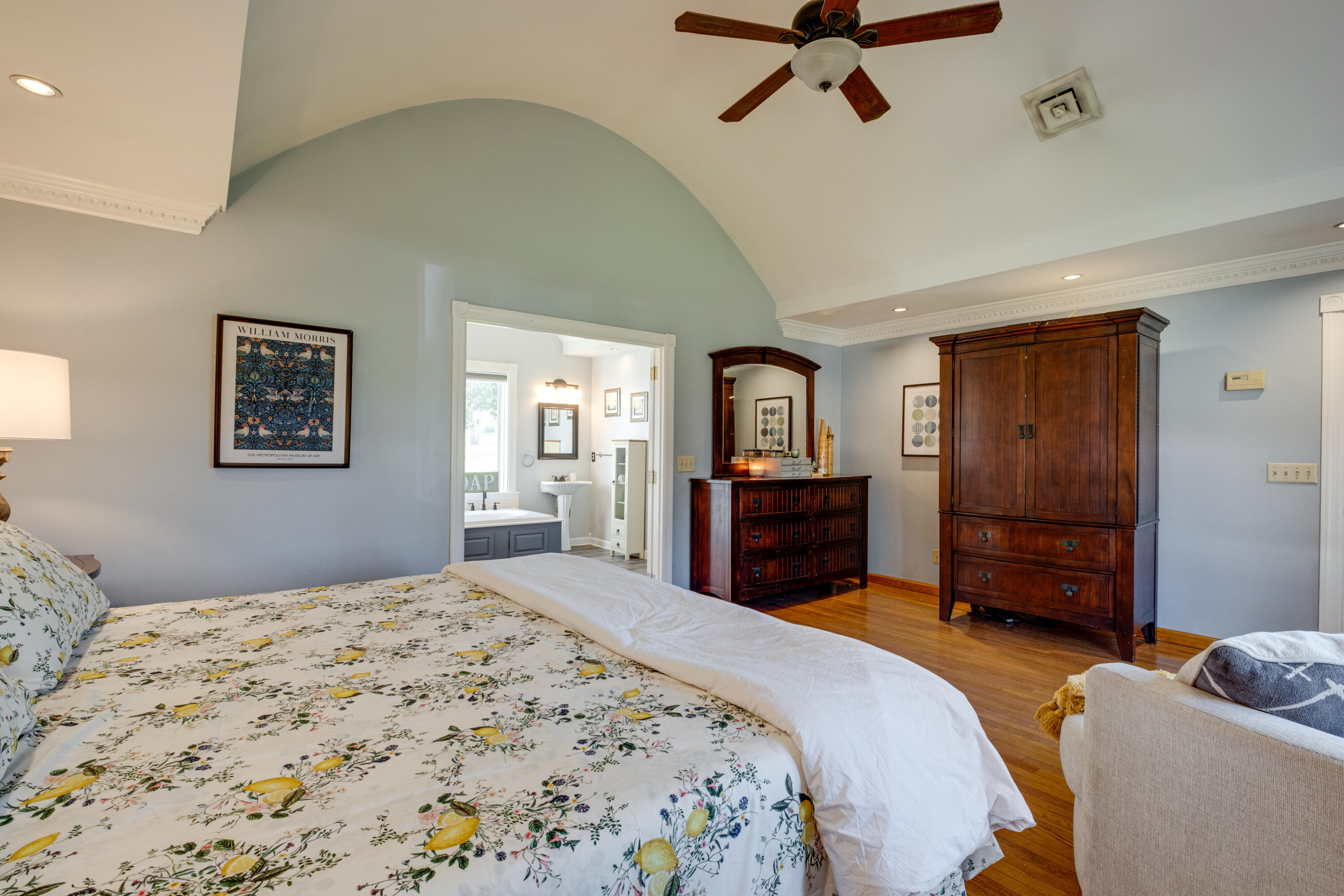 1443 Long Hollow Pike