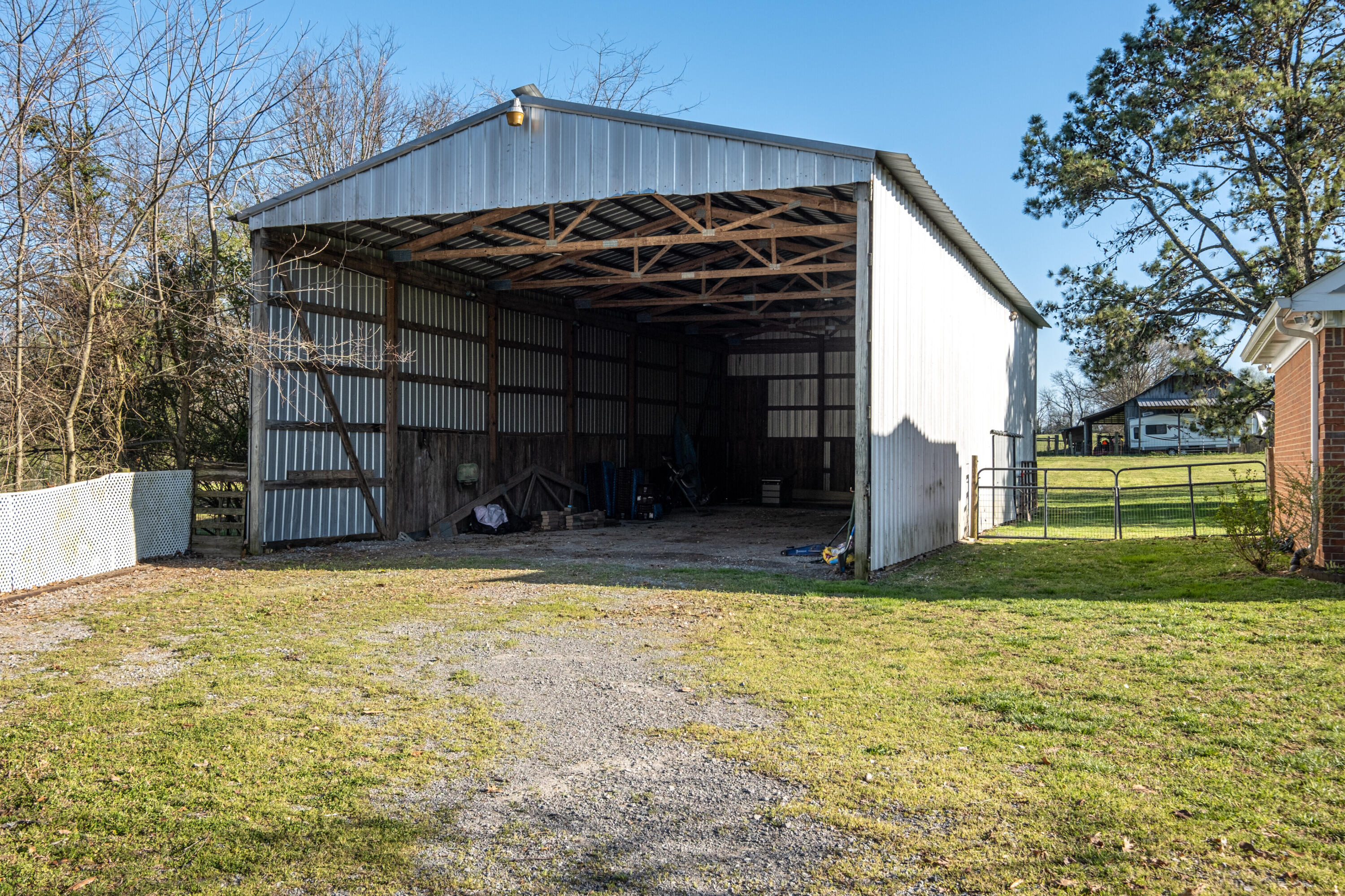 1443 Long Hollow Pike