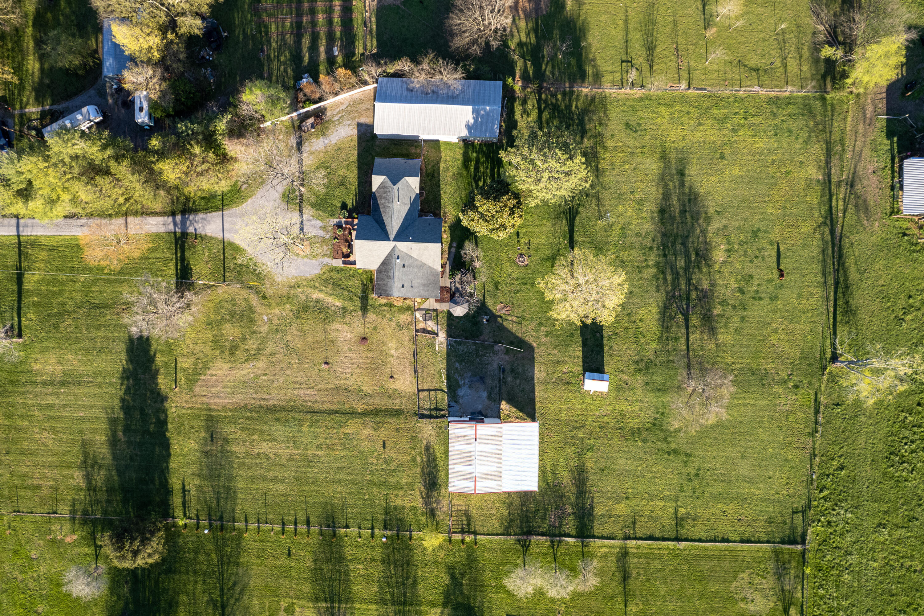 1443 Long Hollow Pike