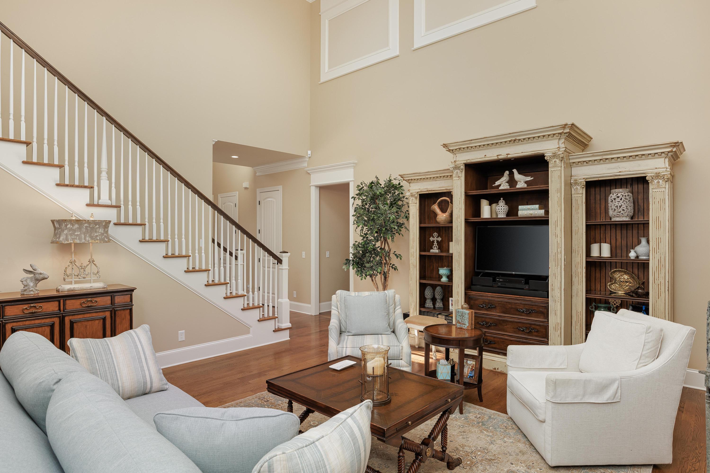 7821 Lexsaturno Lane