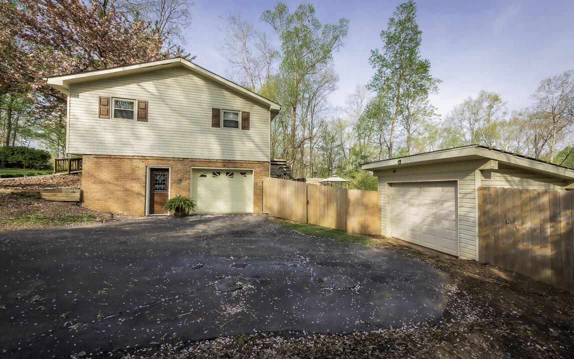 4723 NE Pebble Brook Circle