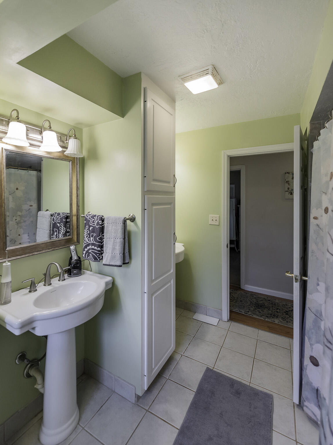 4723 NE Pebble Brook Circle