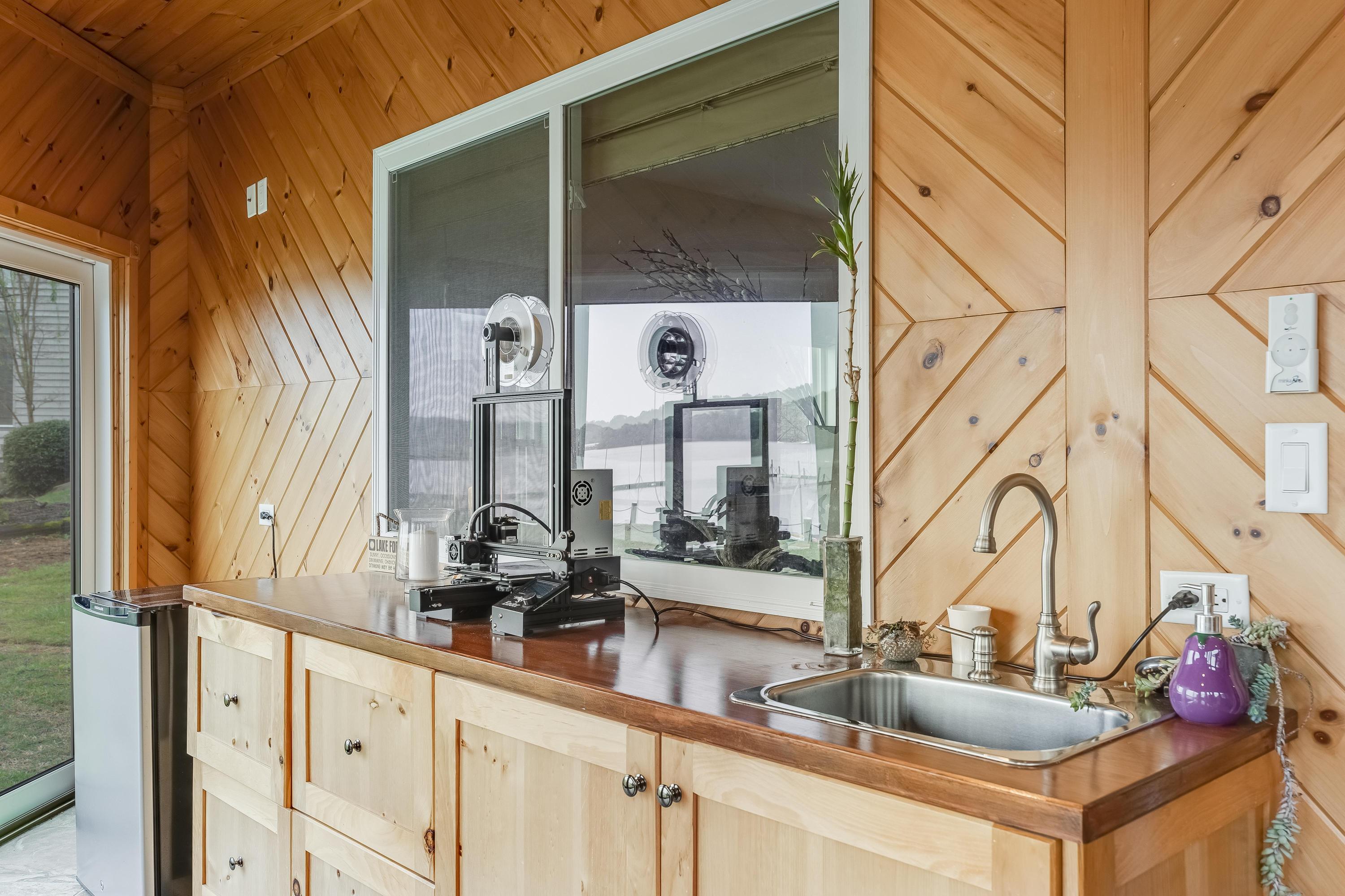 4224 Lakeshore Lane