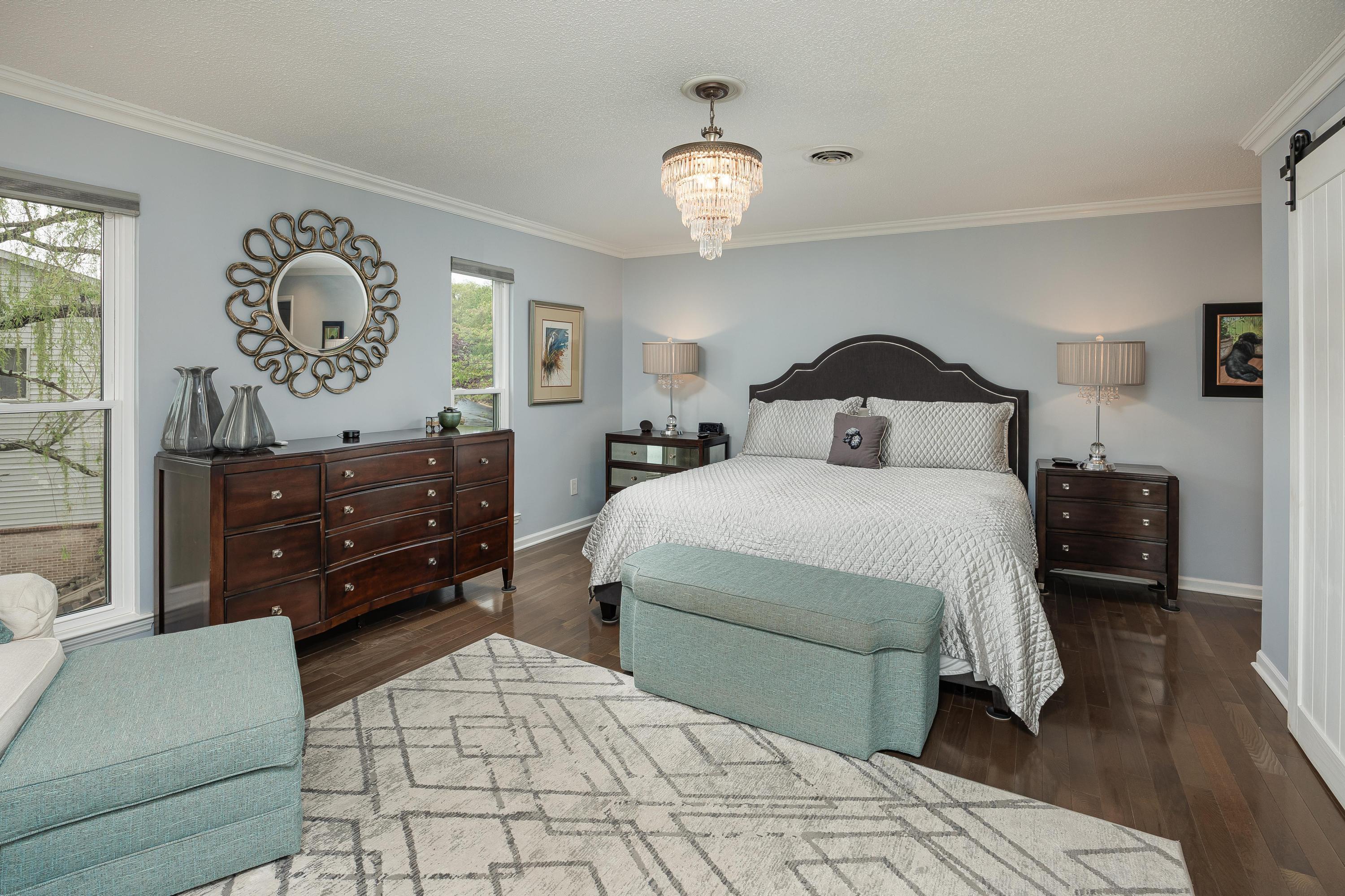 4224 Lakeshore Lane