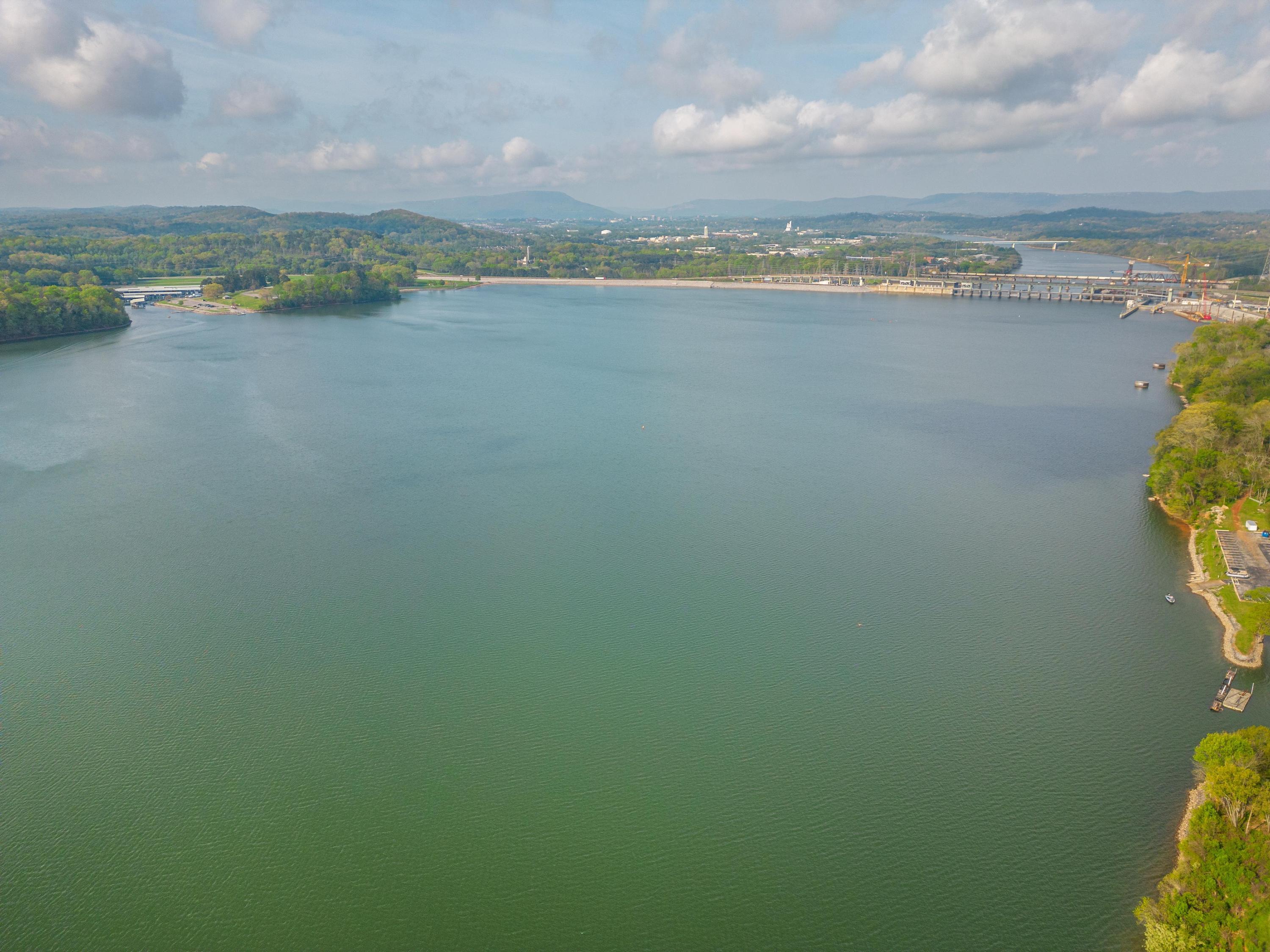 4224 Lakeshore Lane