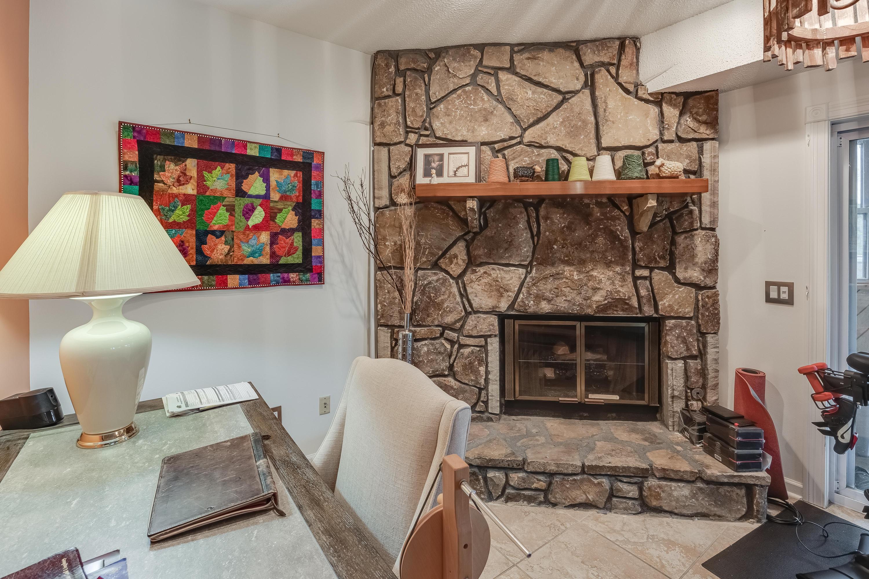 4224 Lakeshore Lane