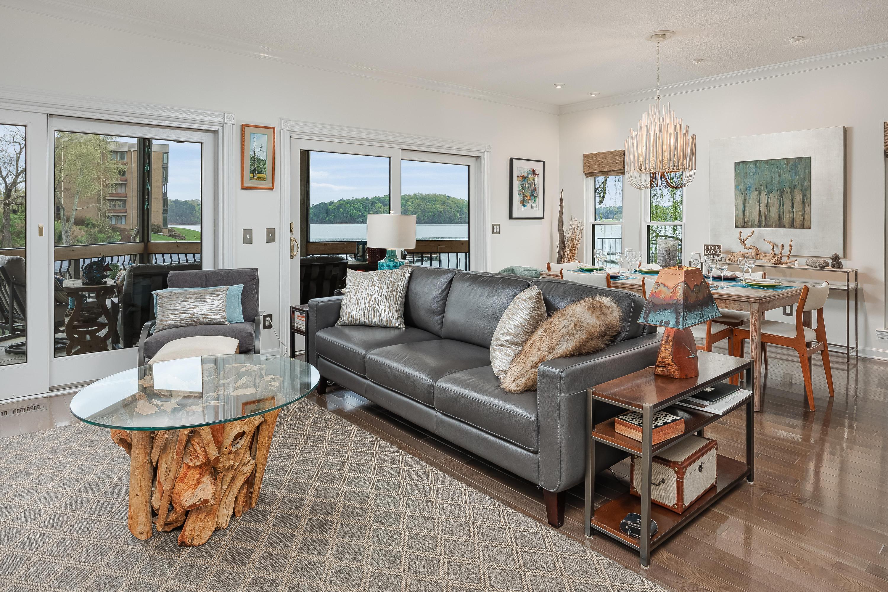 4224 Lakeshore Lane