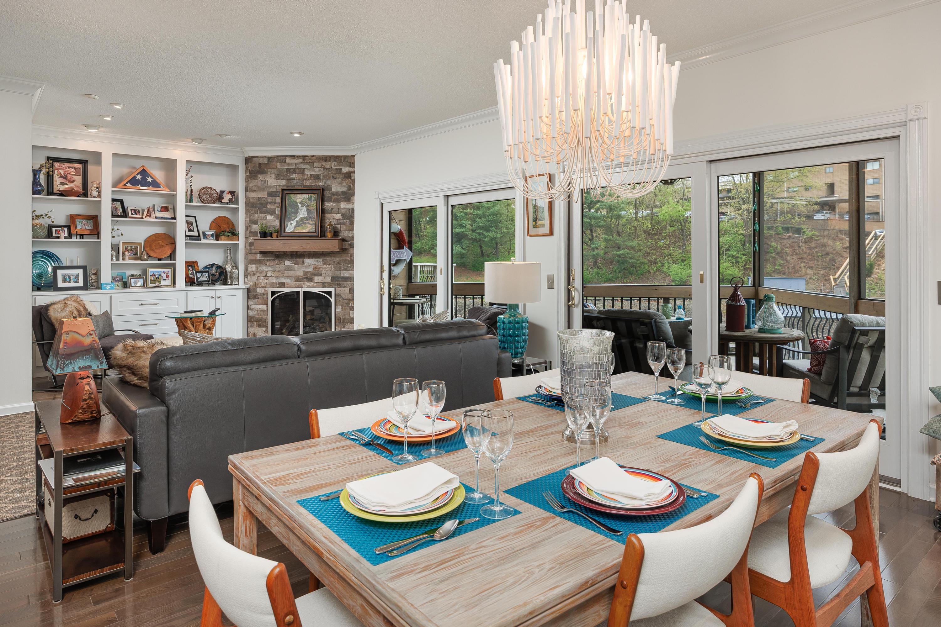 4224 Lakeshore Lane