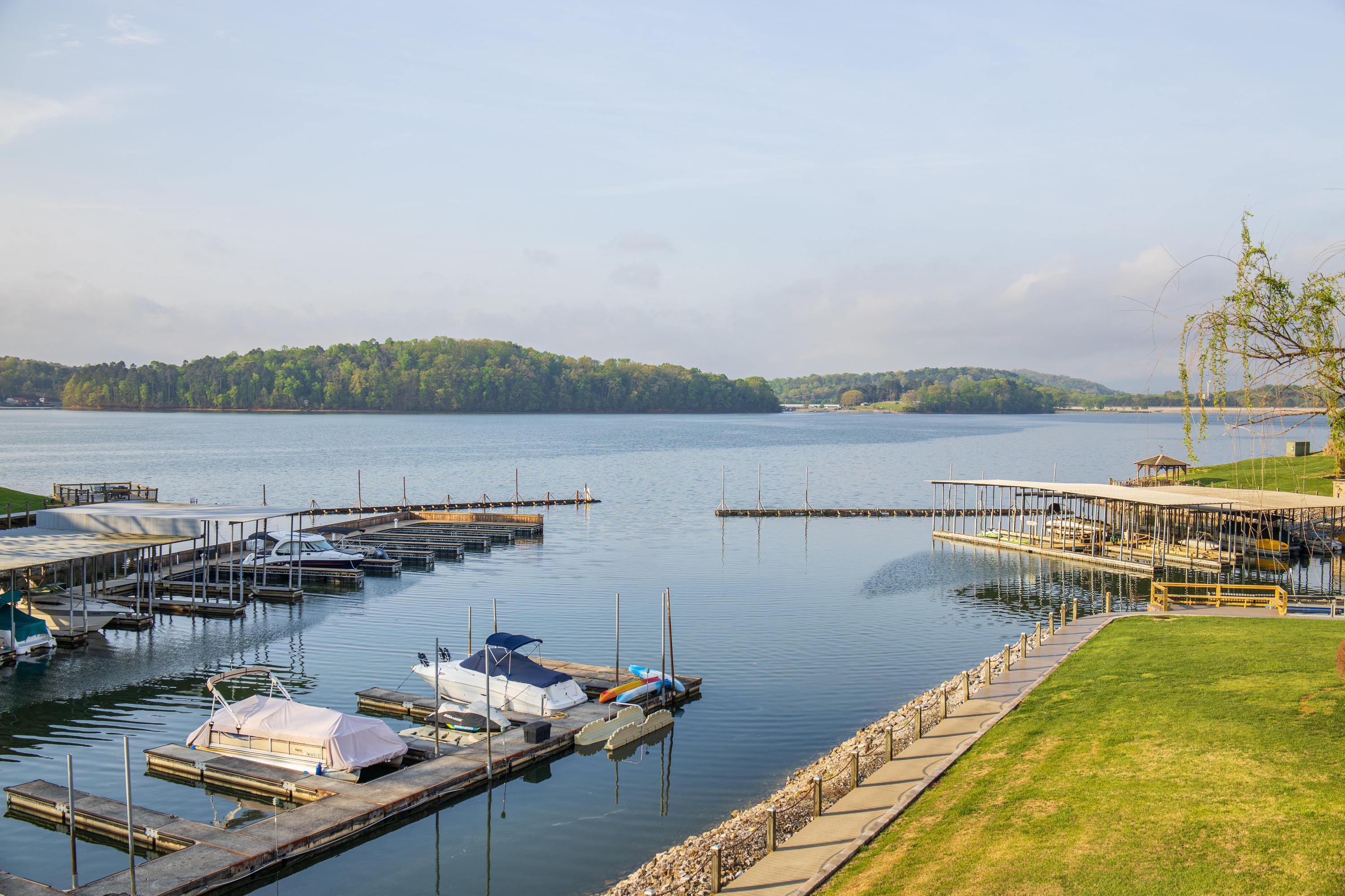 4224 Lakeshore Lane