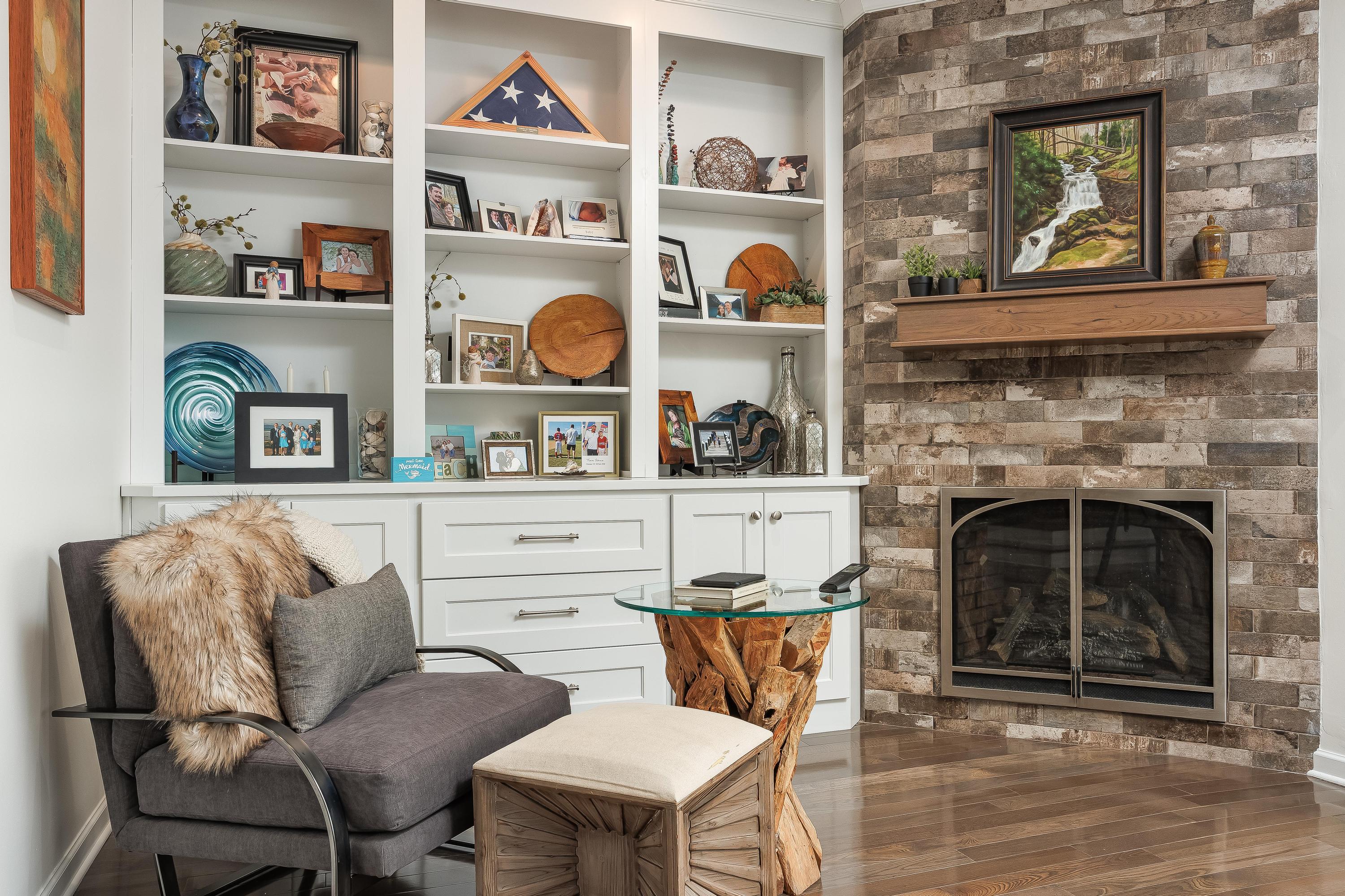 4224 Lakeshore Lane