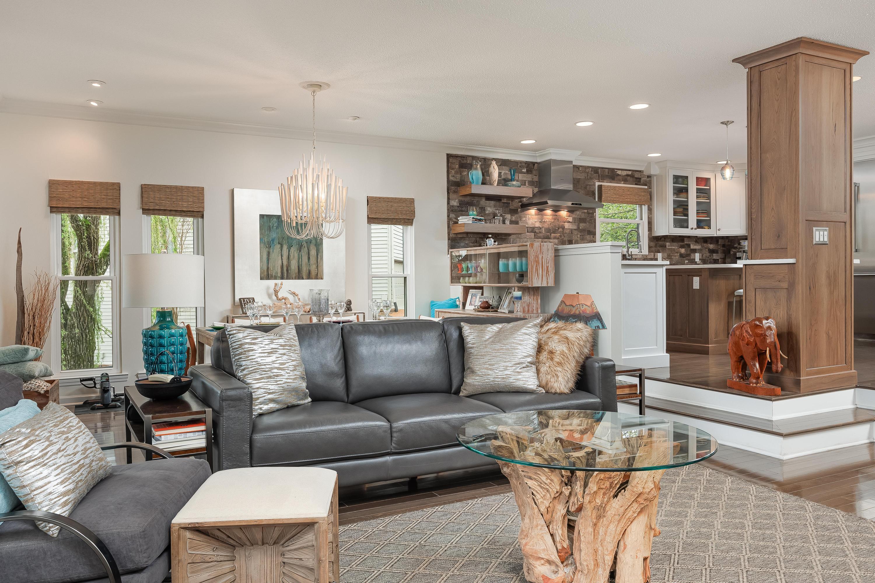 4224 Lakeshore Lane