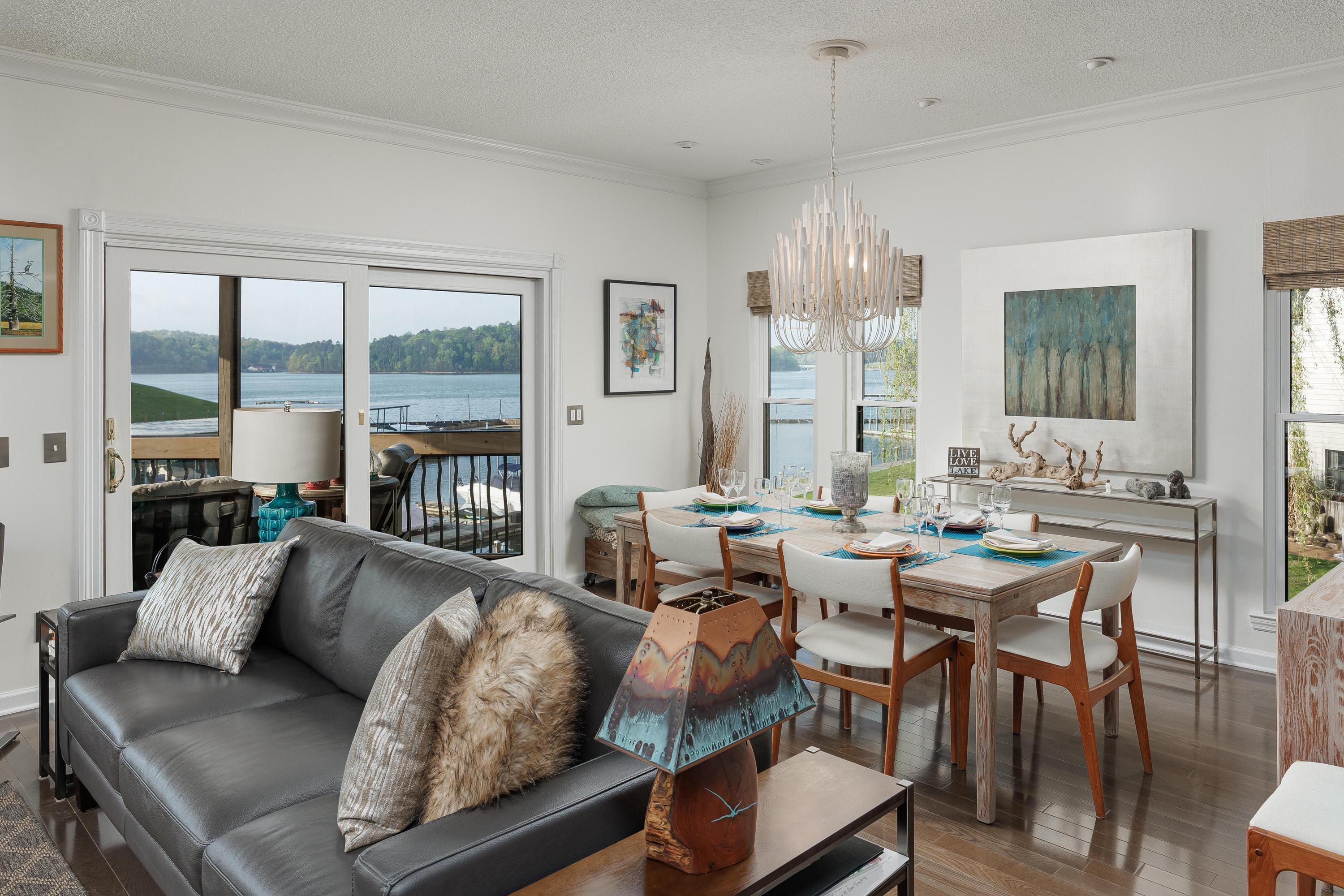 4224 Lakeshore Lane