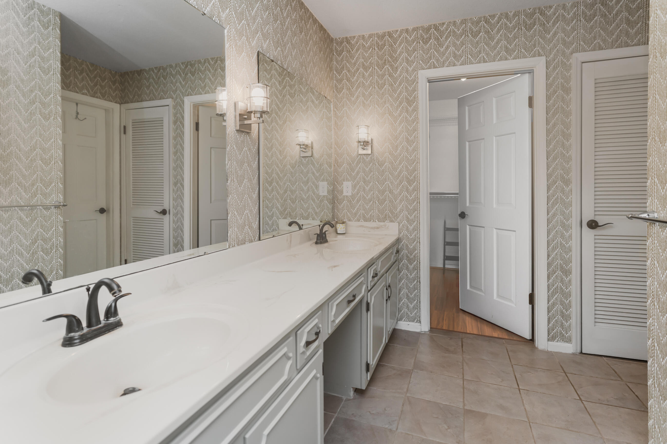 5503 Barrington Country Circle