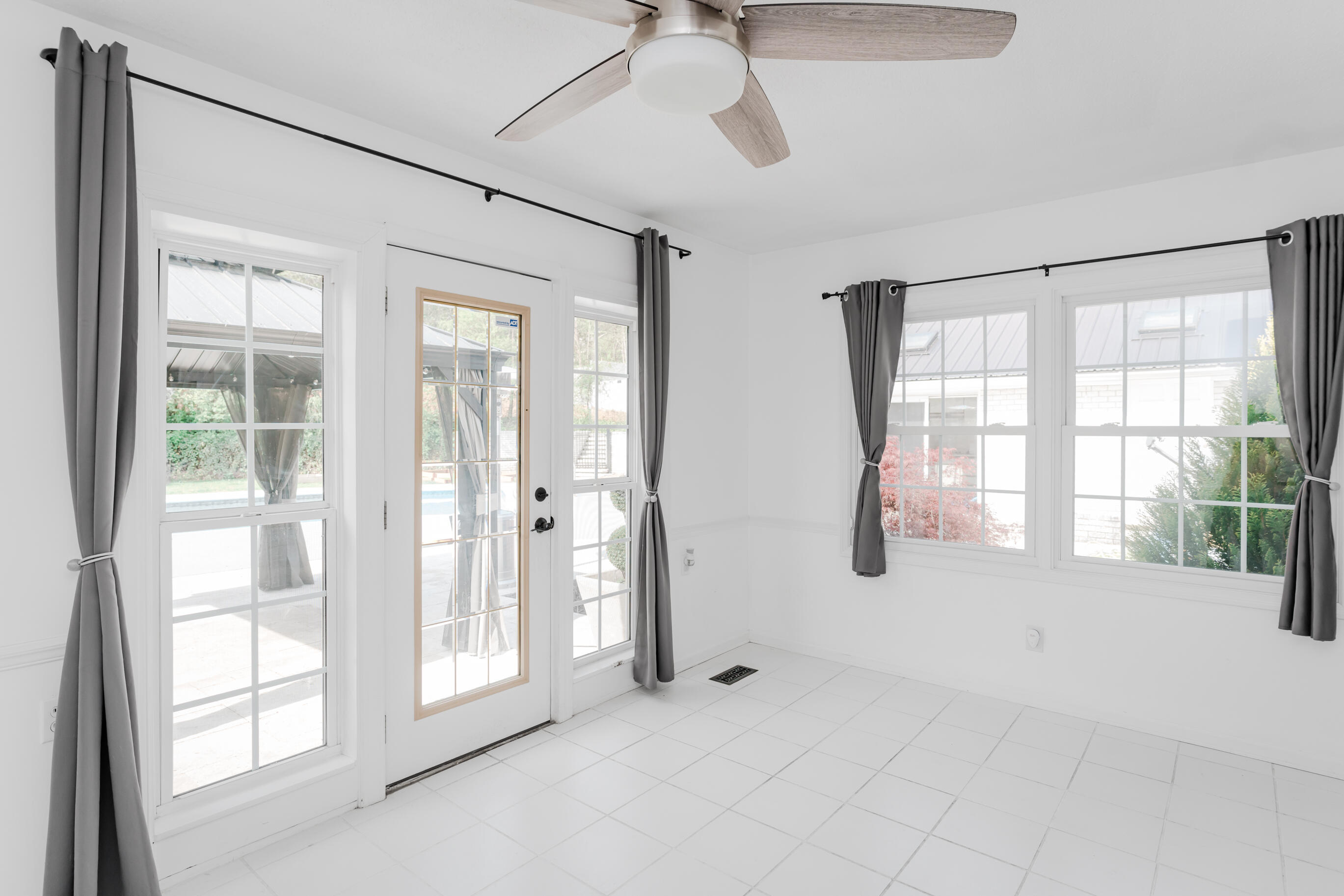 5503 Barrington Country Circle