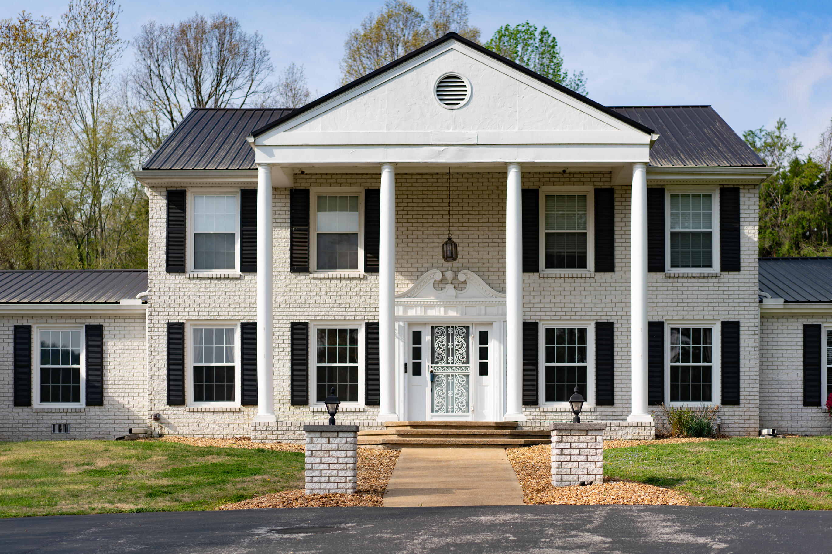 5503 Barrington Country Circle