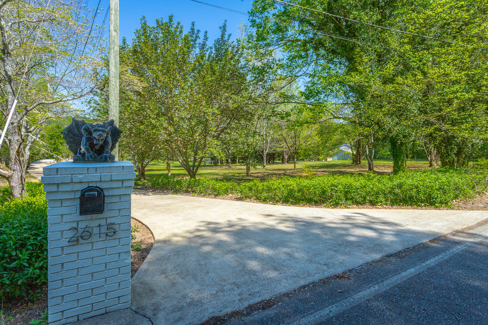 2615 Thicket Road