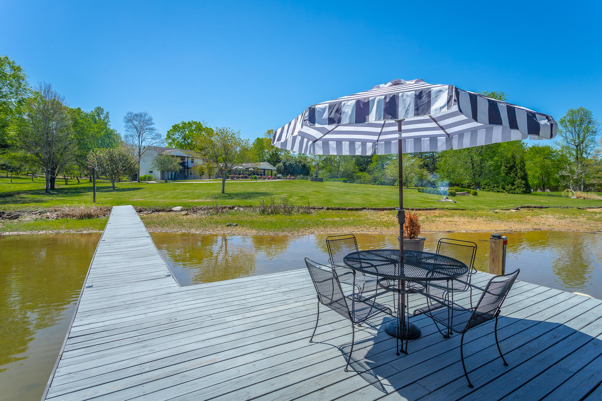 2615 Thicket Road