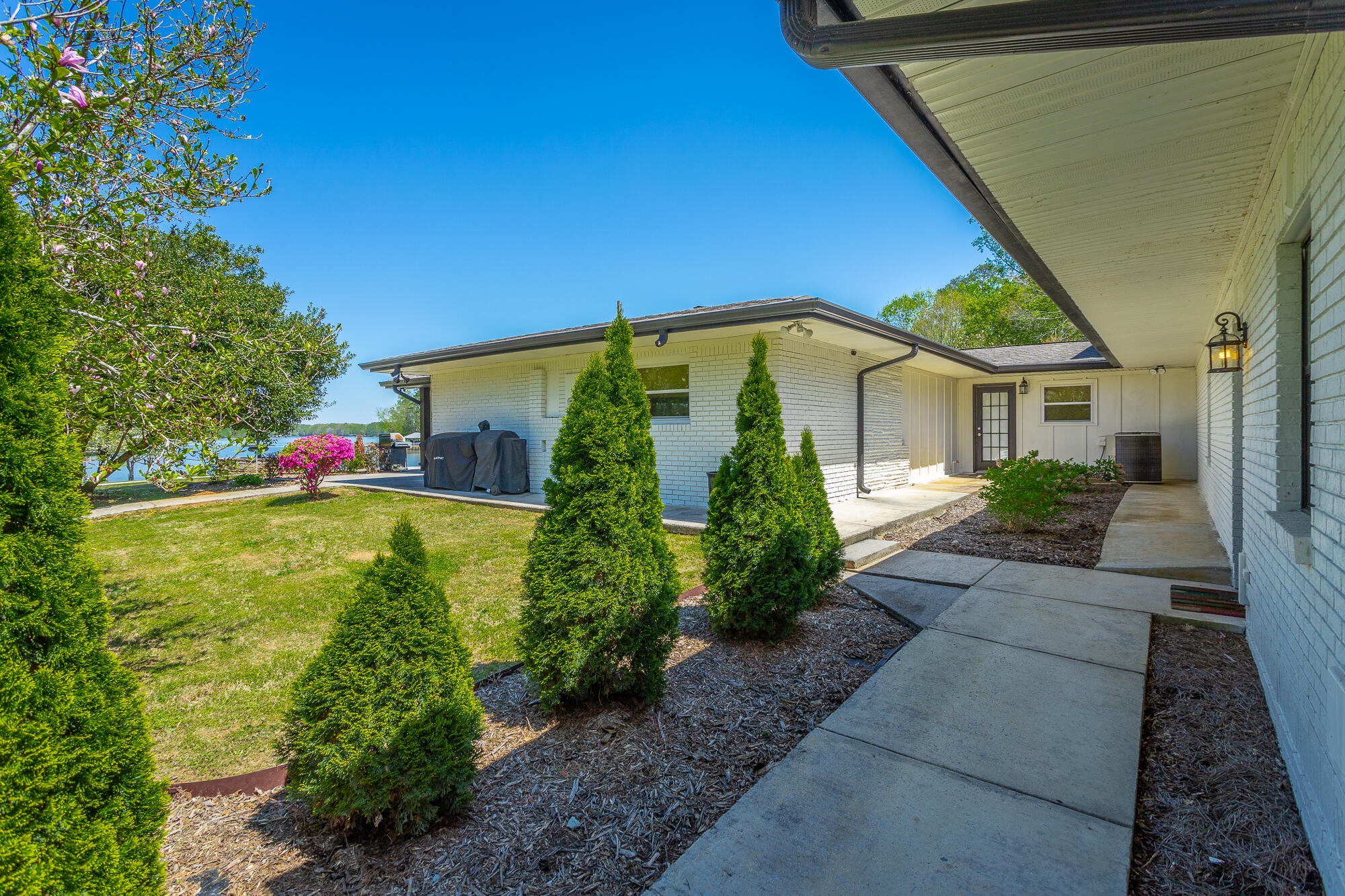 2615 Thicket Road