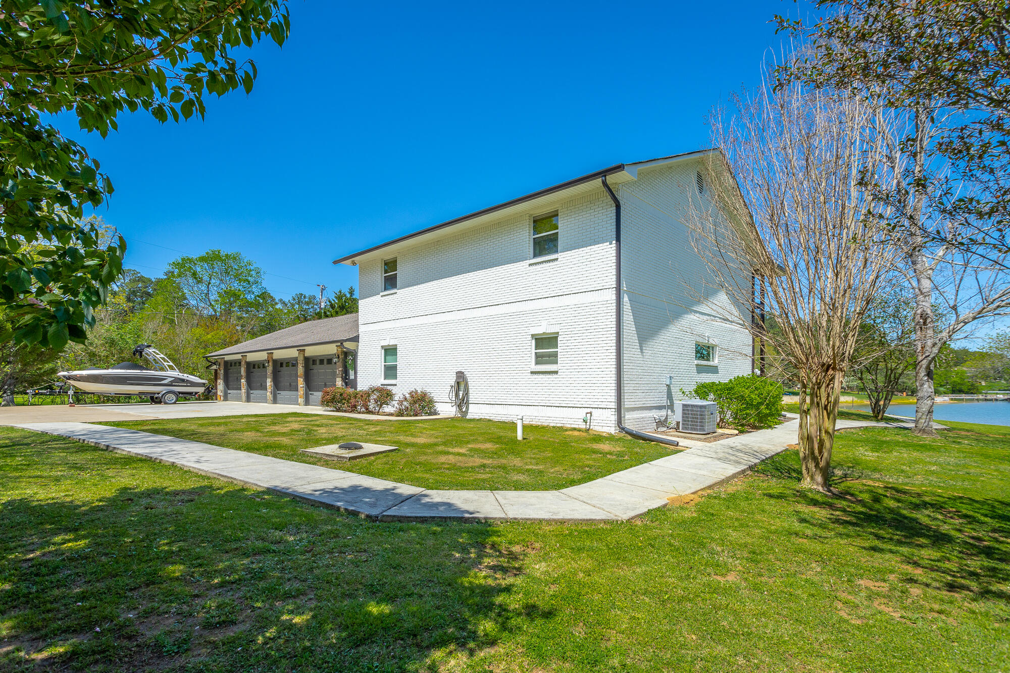 2615 Thicket Road