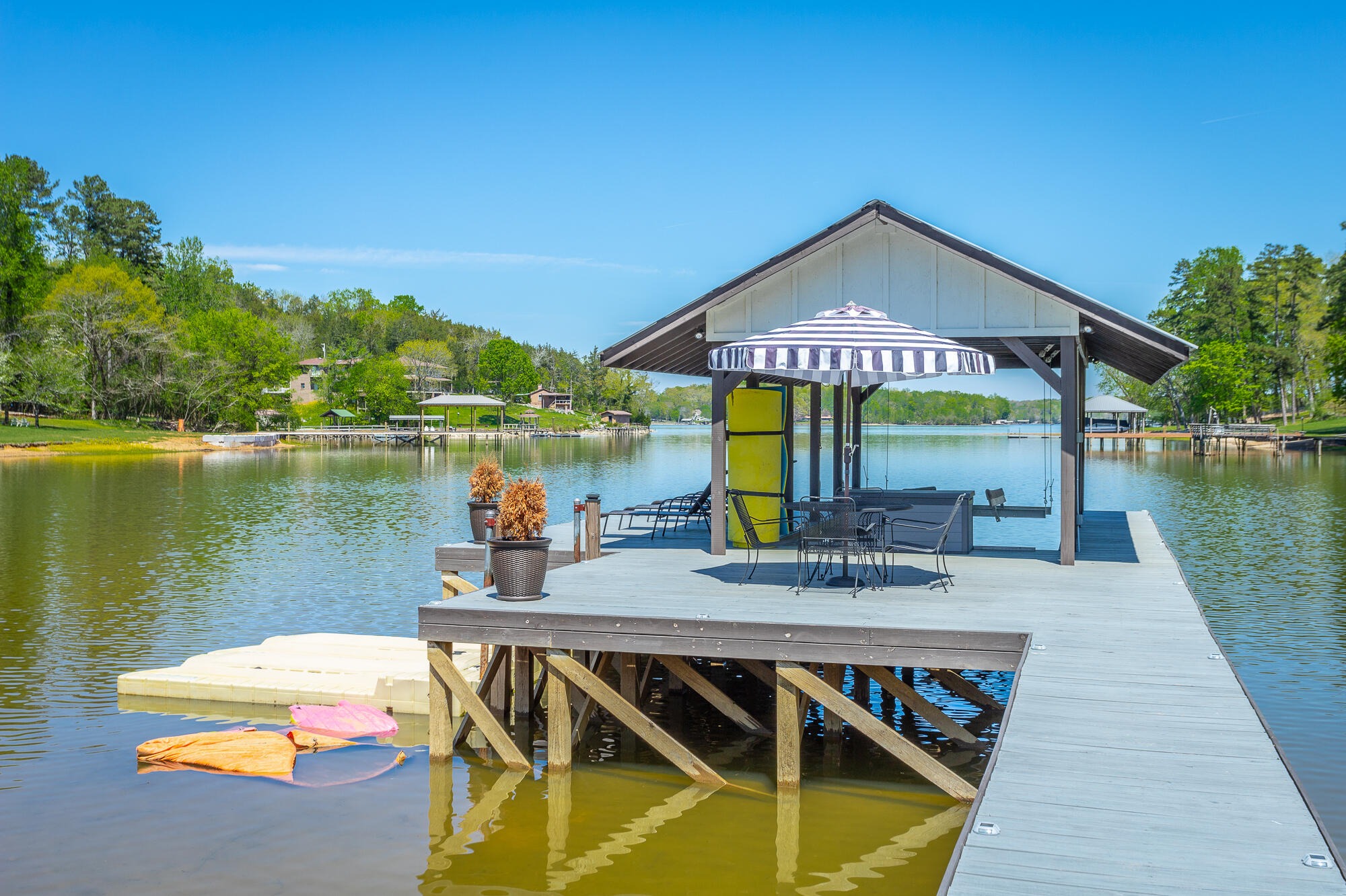 2615 Thicket Road