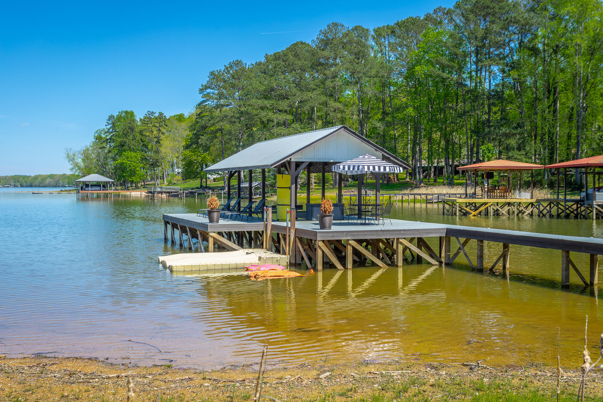 2615 Thicket Road