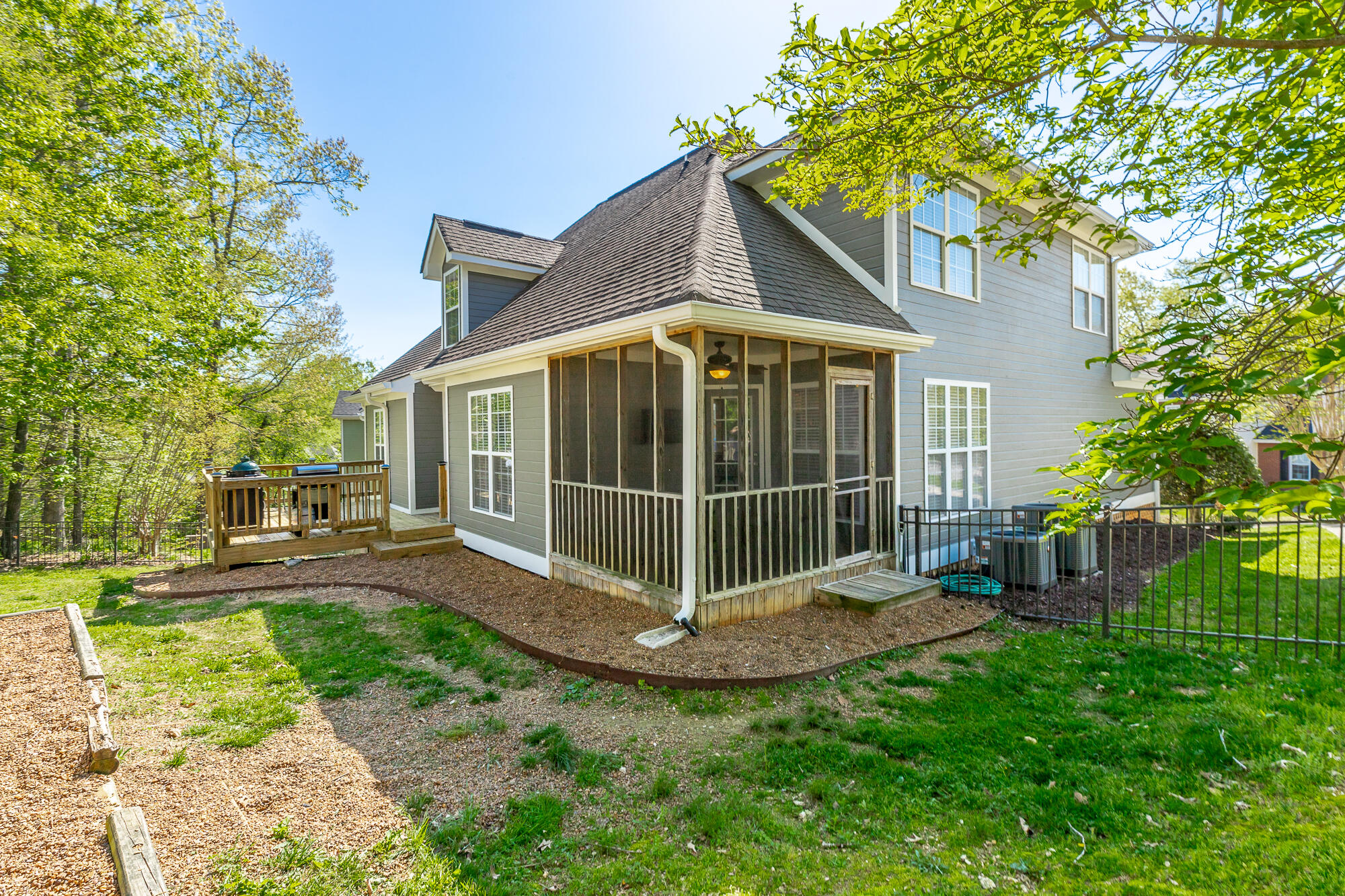 48 Hummingbird Hill