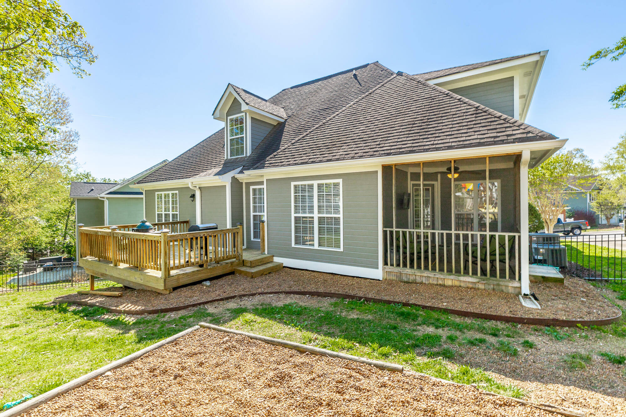 48 Hummingbird Hill