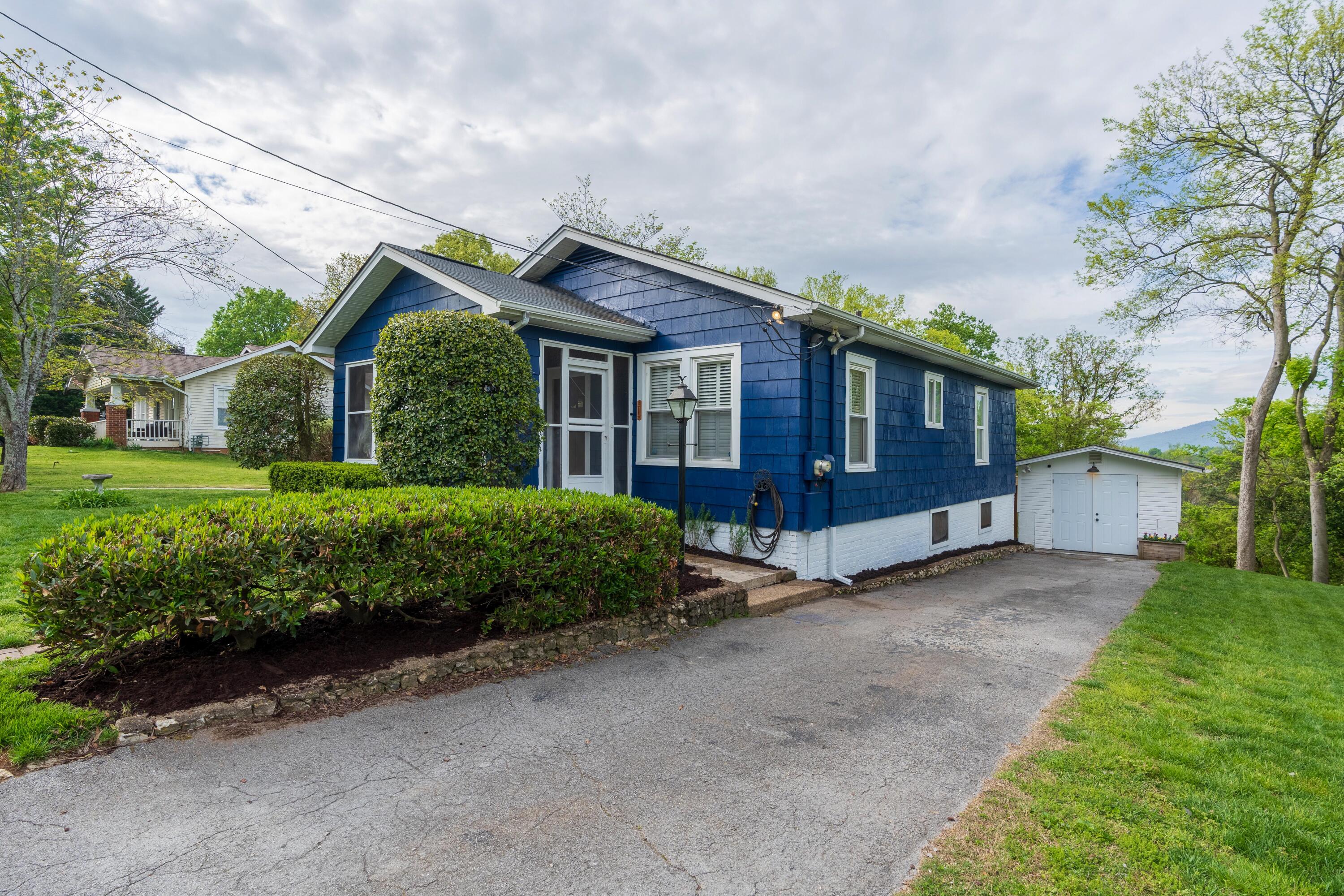 720 Mount Vernon Avenue