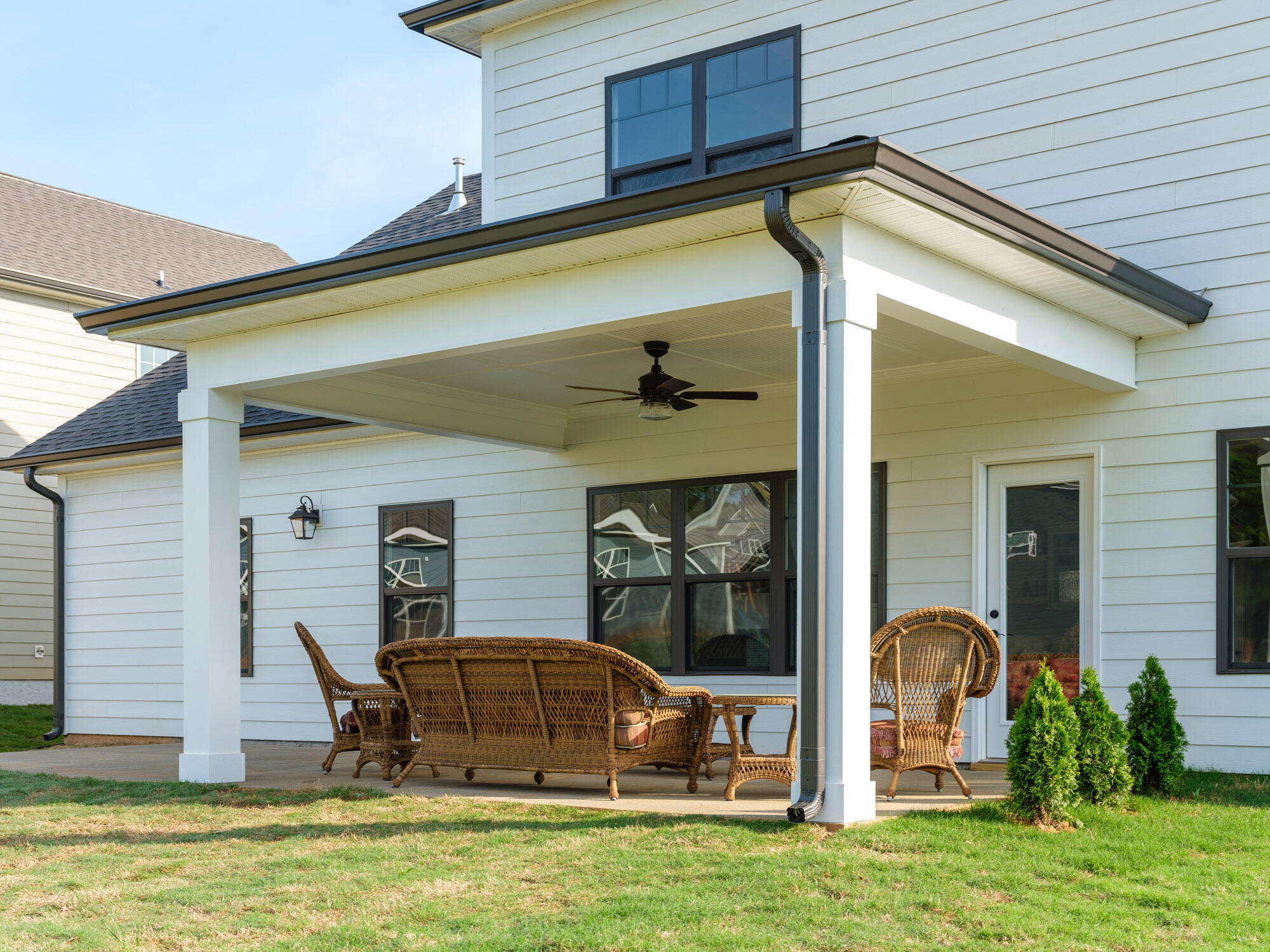 9572 Mayfly Road, 2
