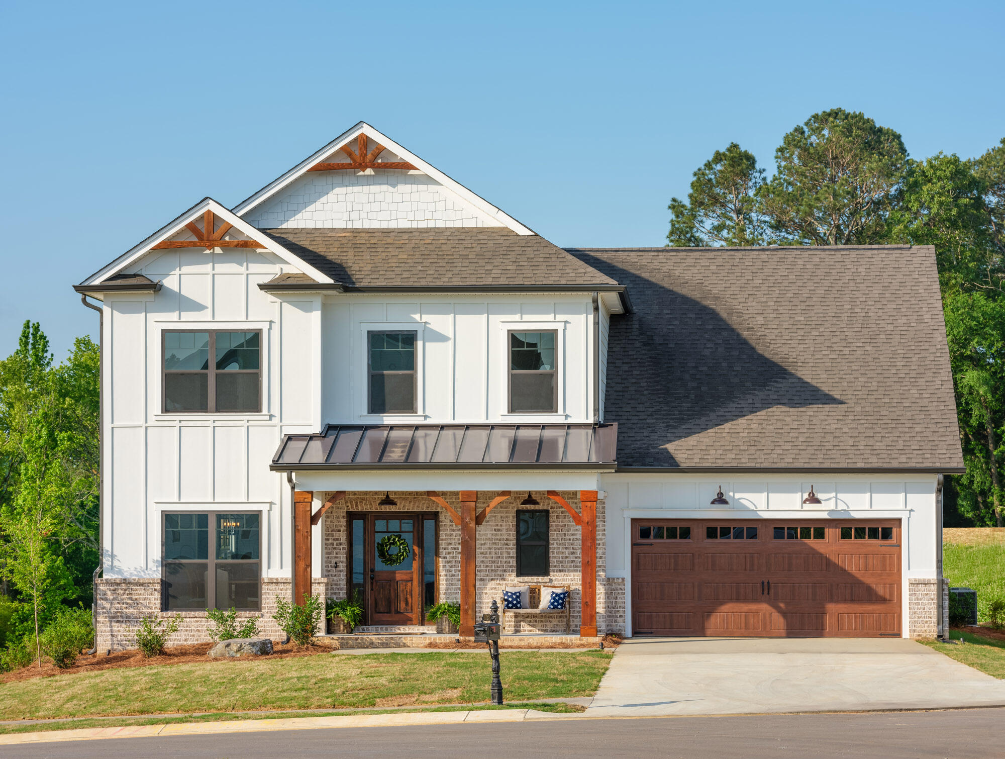 9572 Mayfly Road, 2