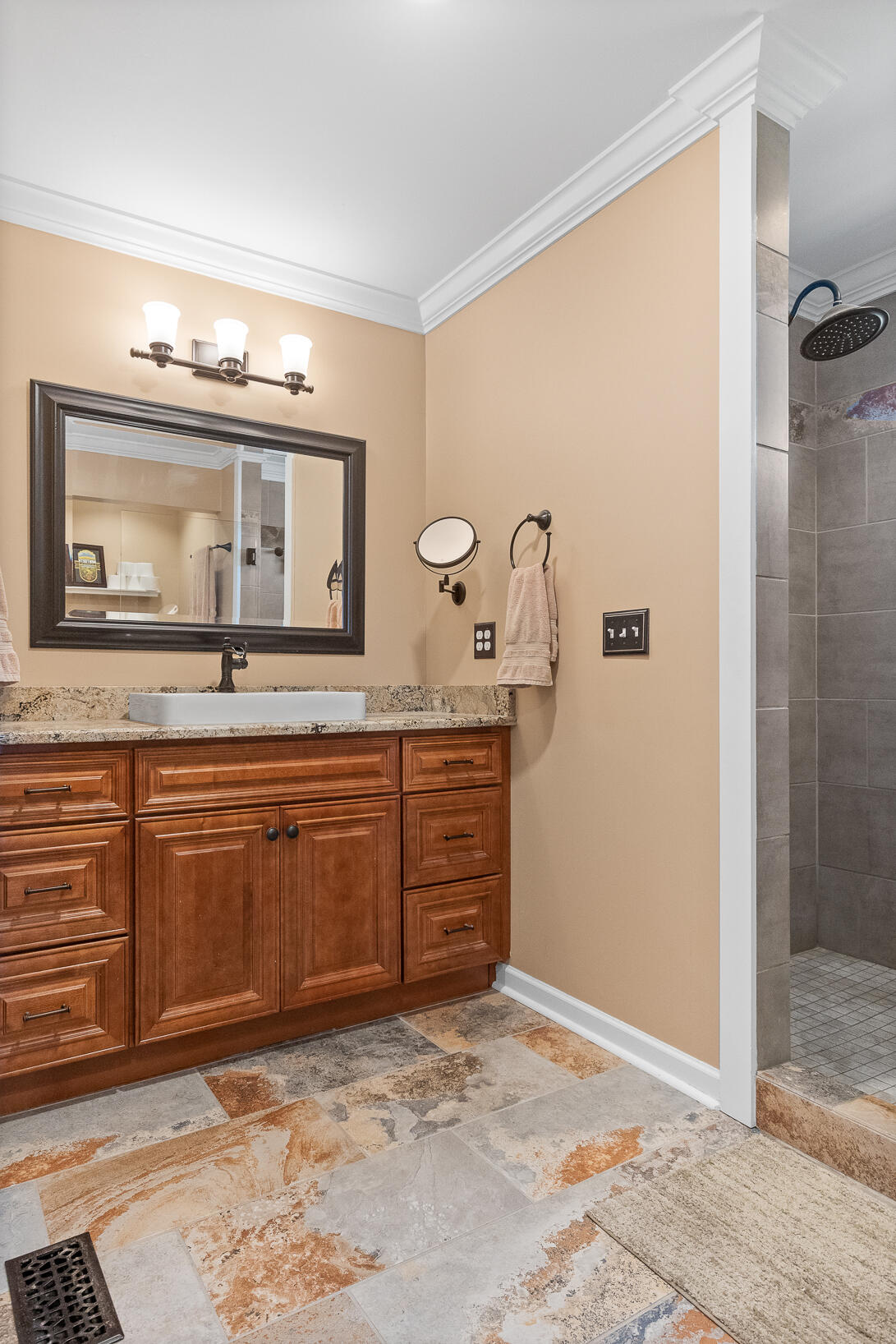 132 NE Covington Drive