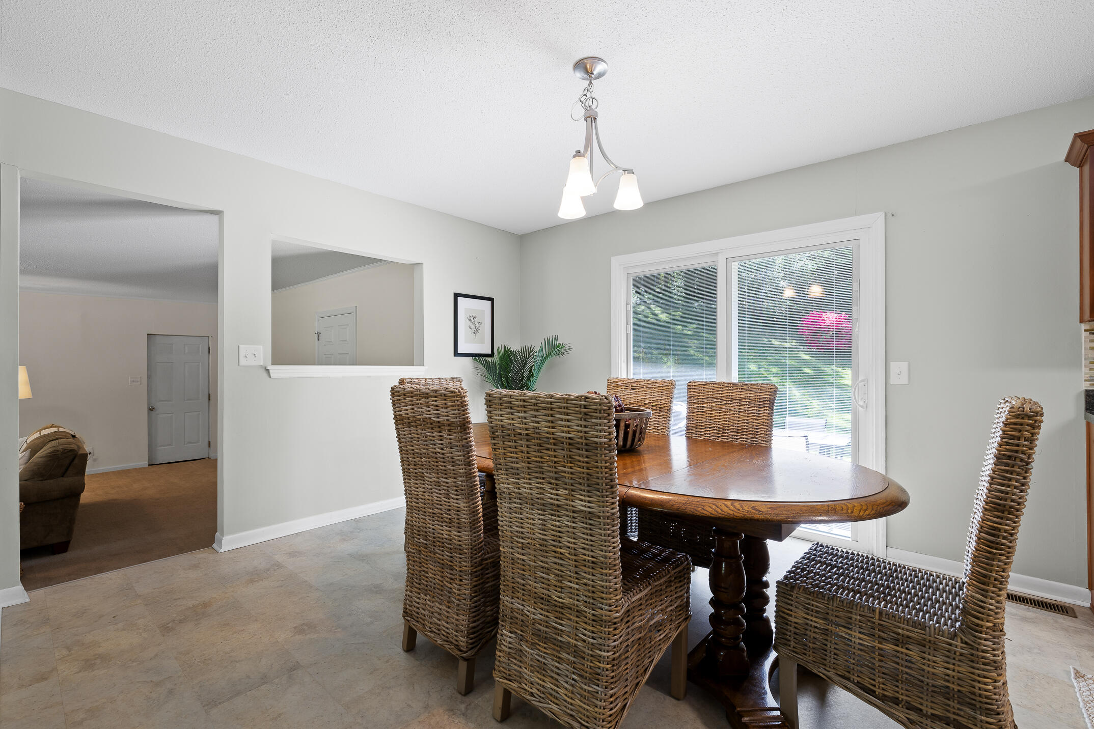 5813 Dagney Lane