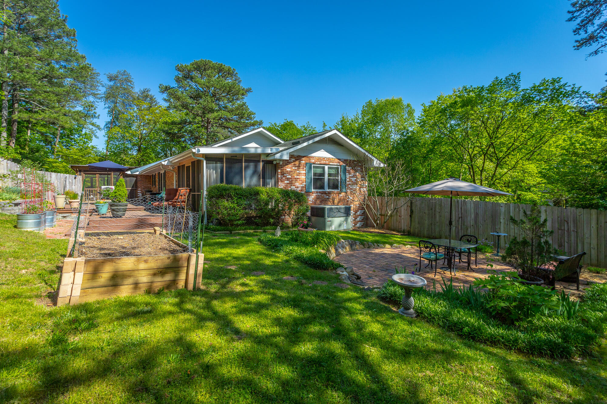 1109 Altamont Road