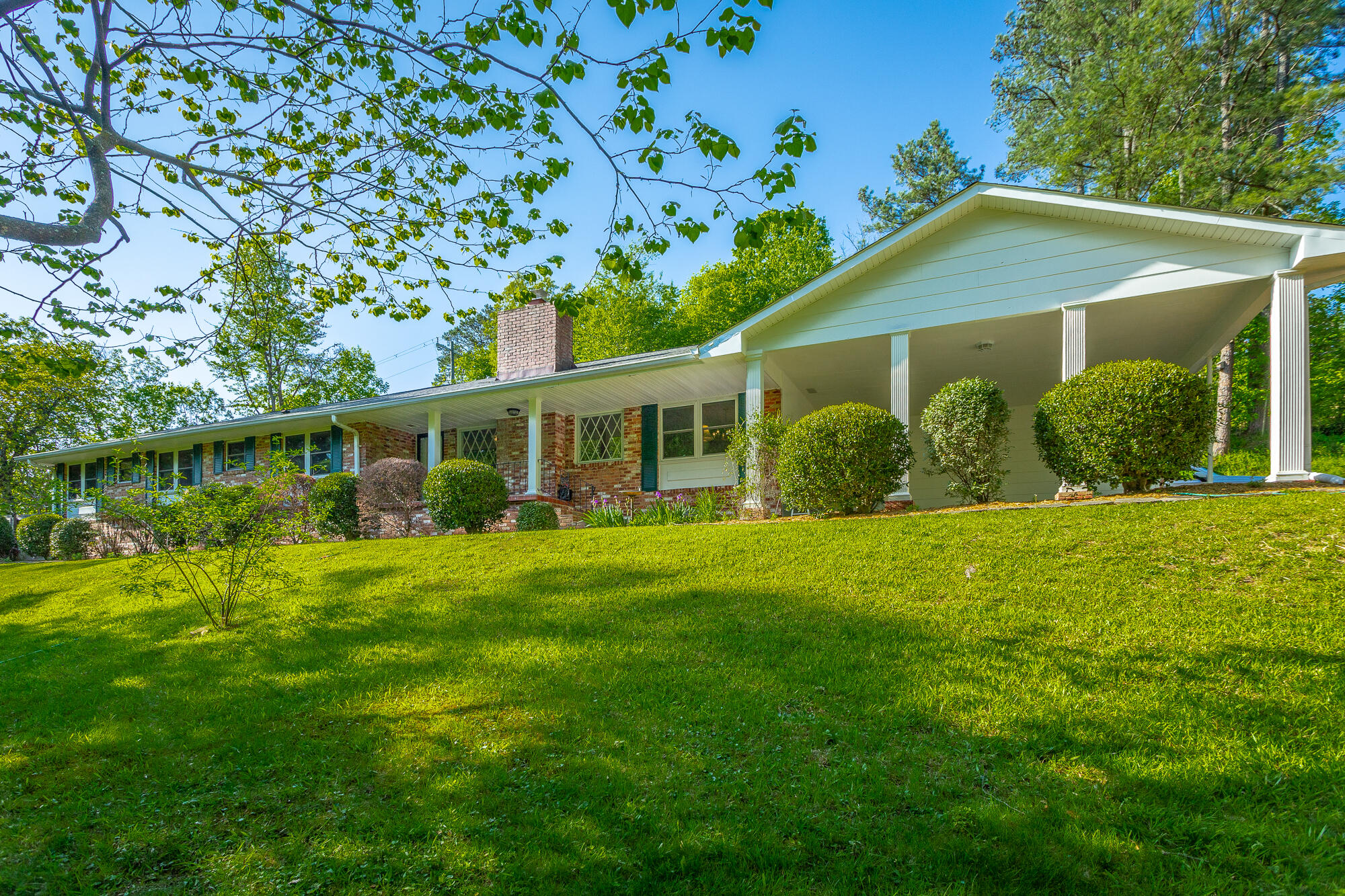 1109 Altamont Road