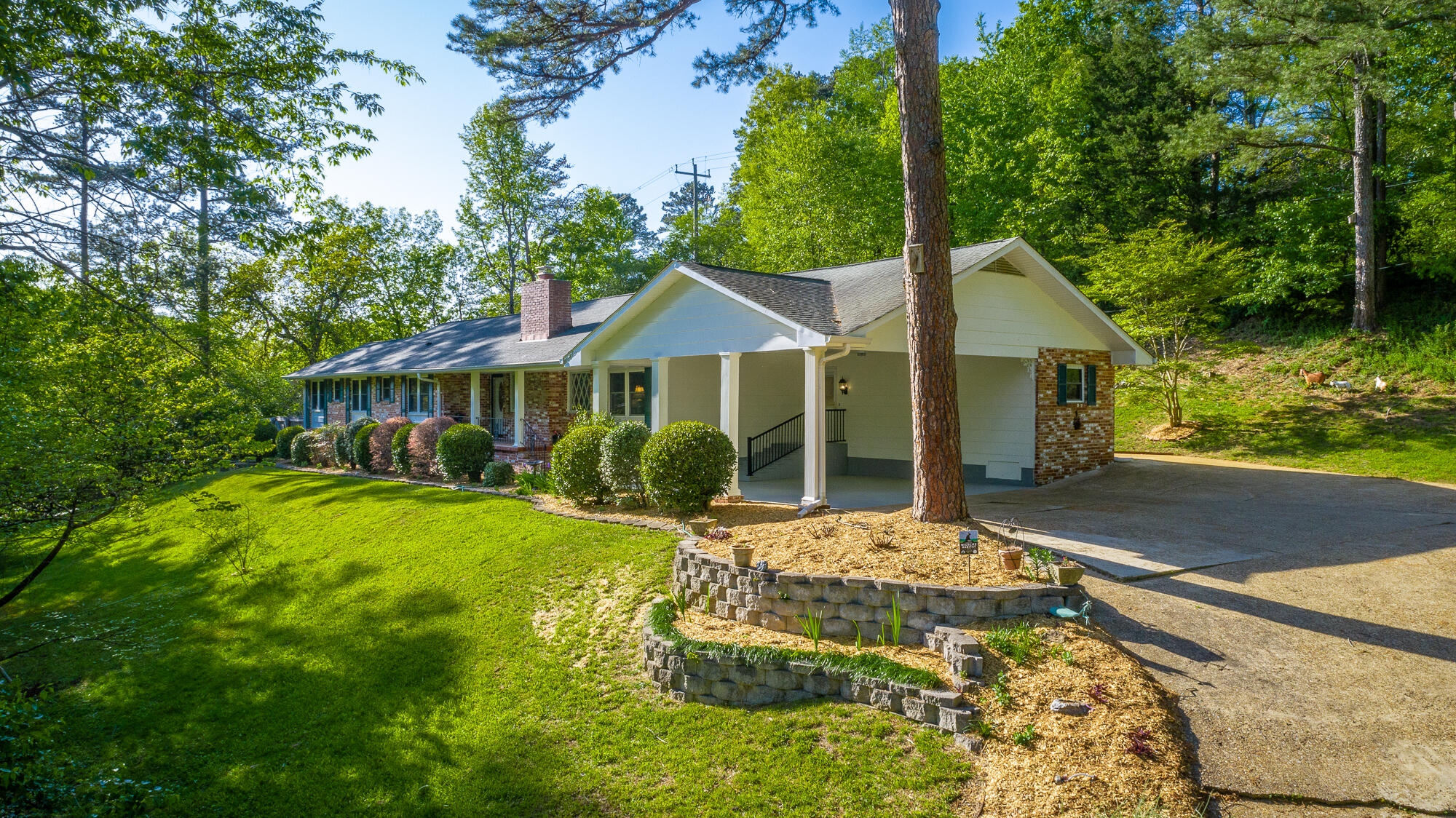 1109 Altamont Road