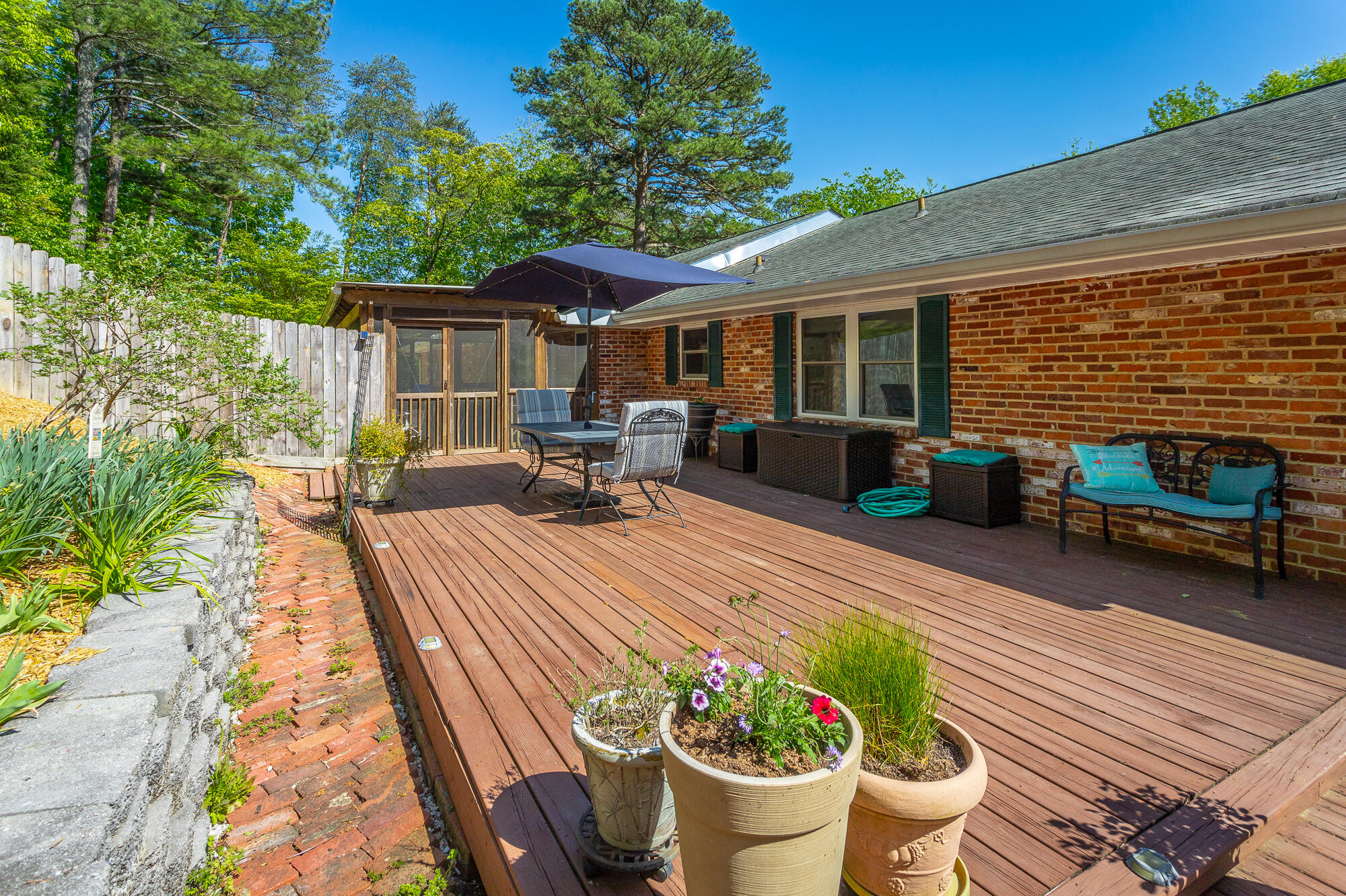 1109 Altamont Road