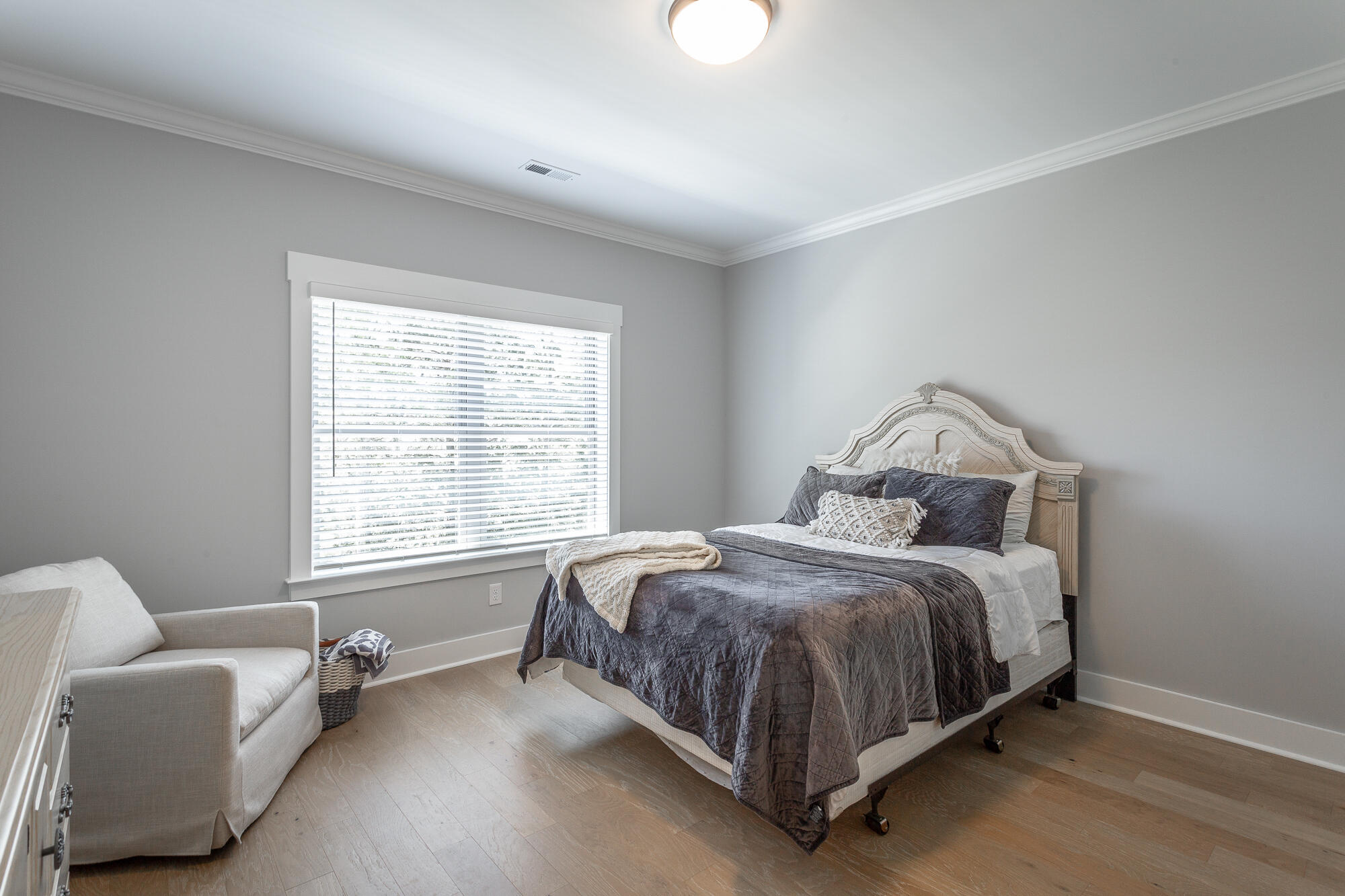 9650 Dutton Lane
