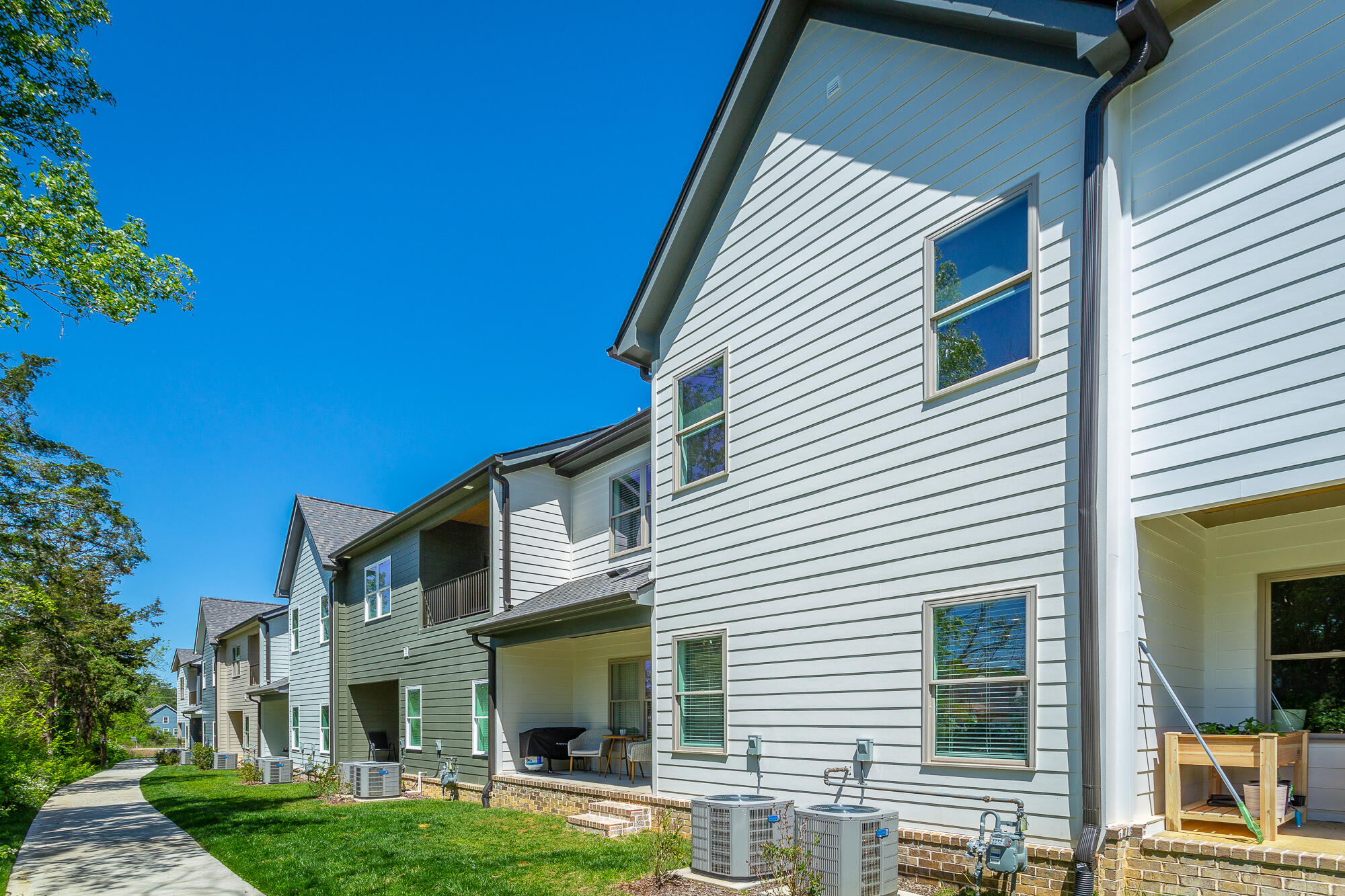 9650 Dutton Lane