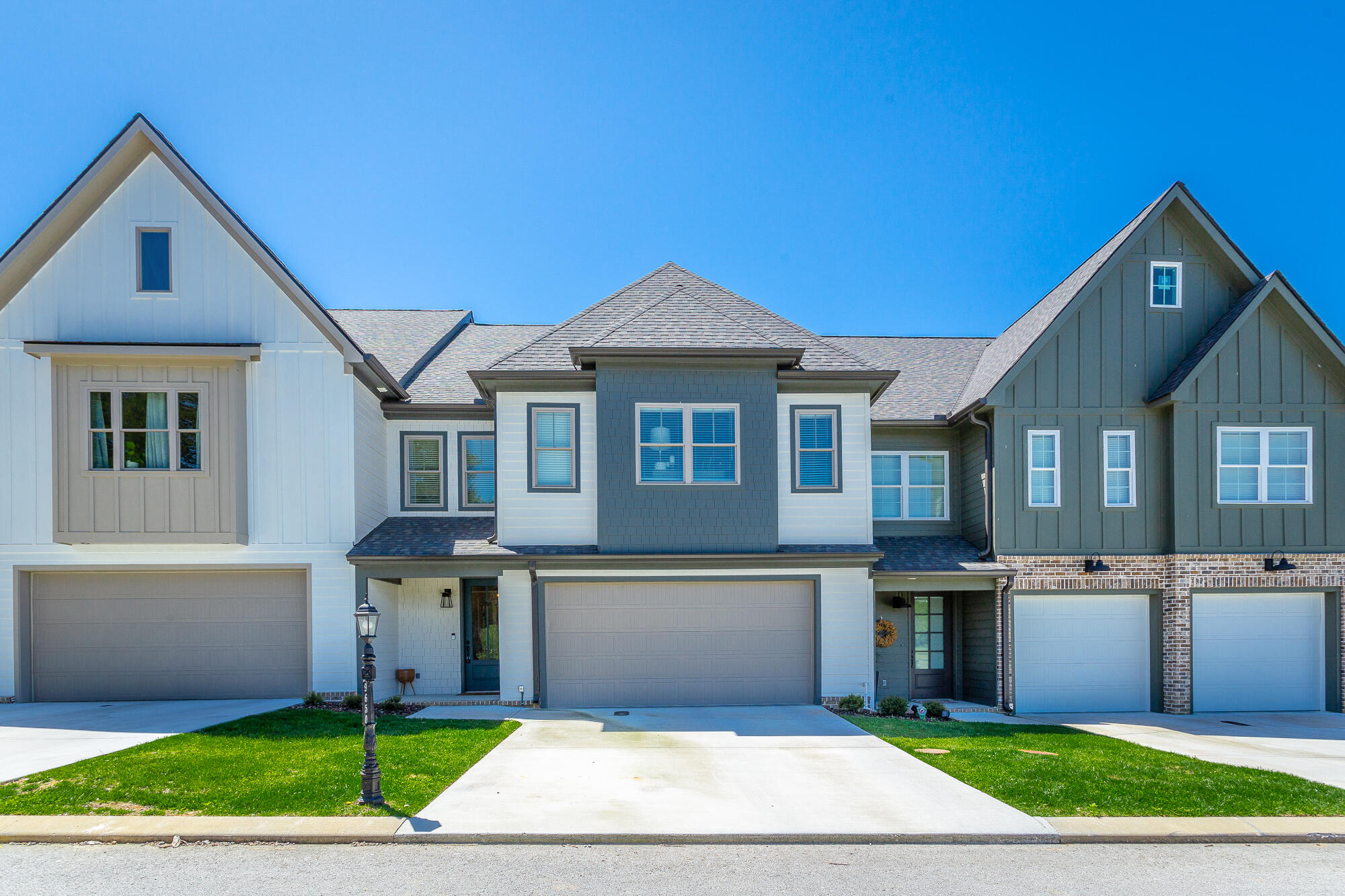 9650 Dutton Lane