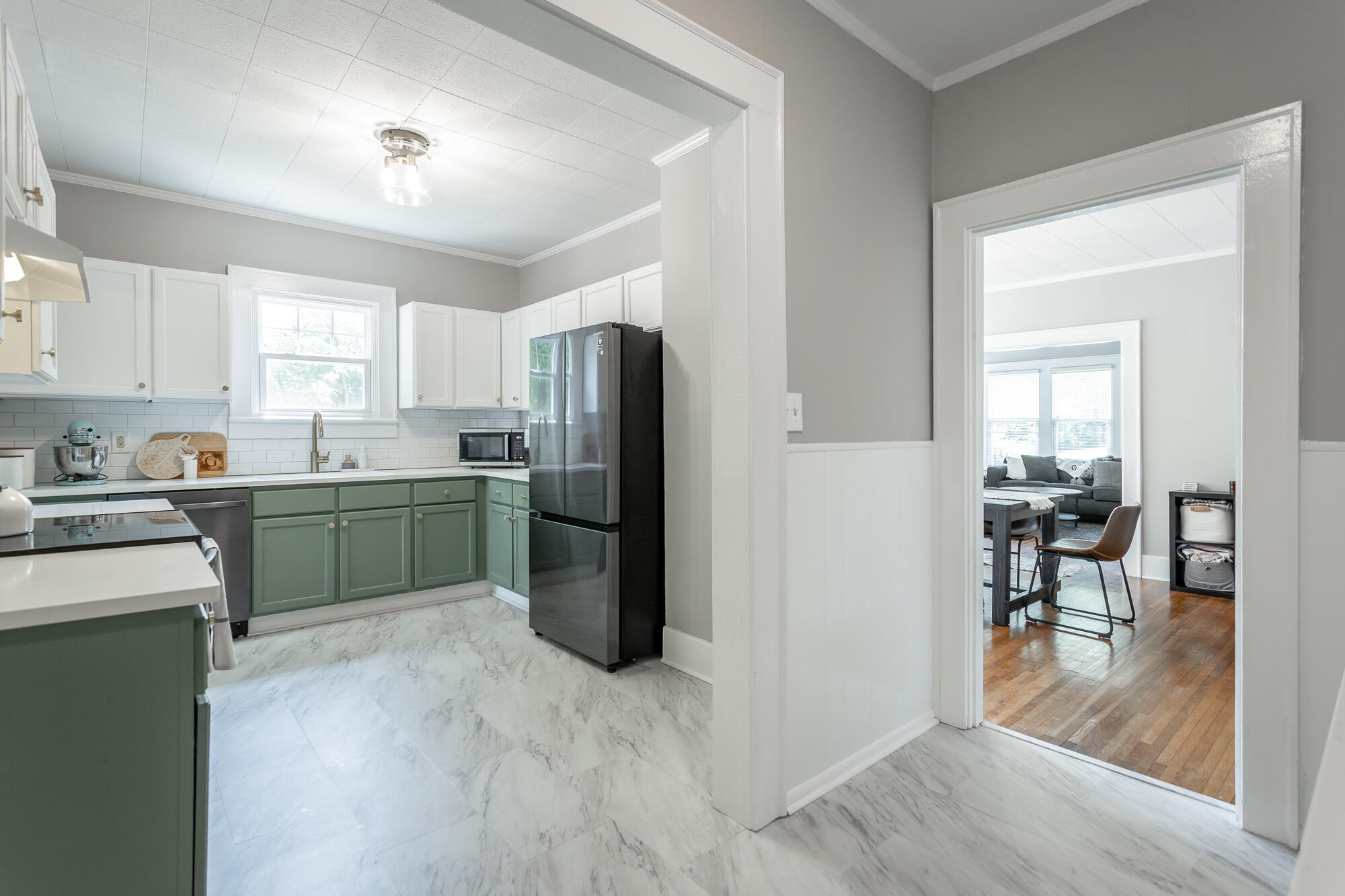 112 S Saint Marks Avenue