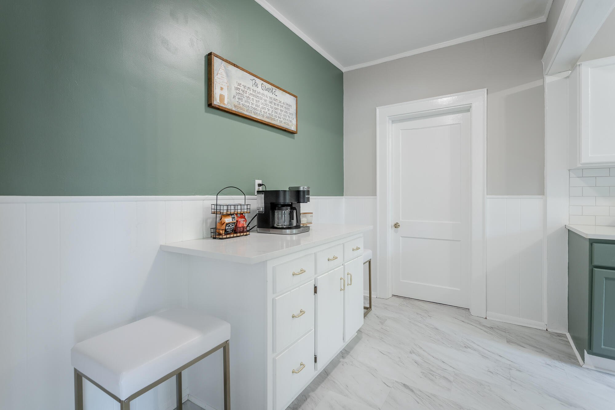 112 S Saint Marks Avenue