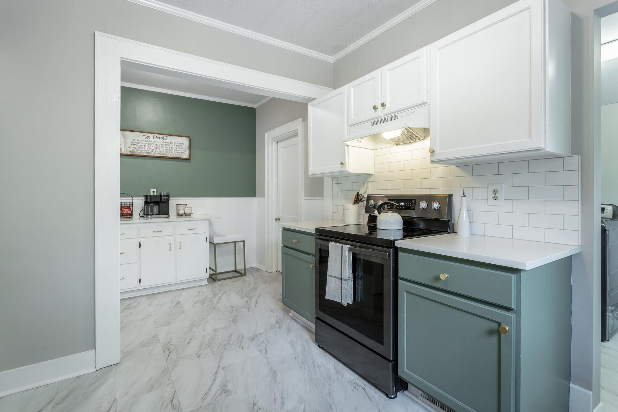 112 S Saint Marks Avenue