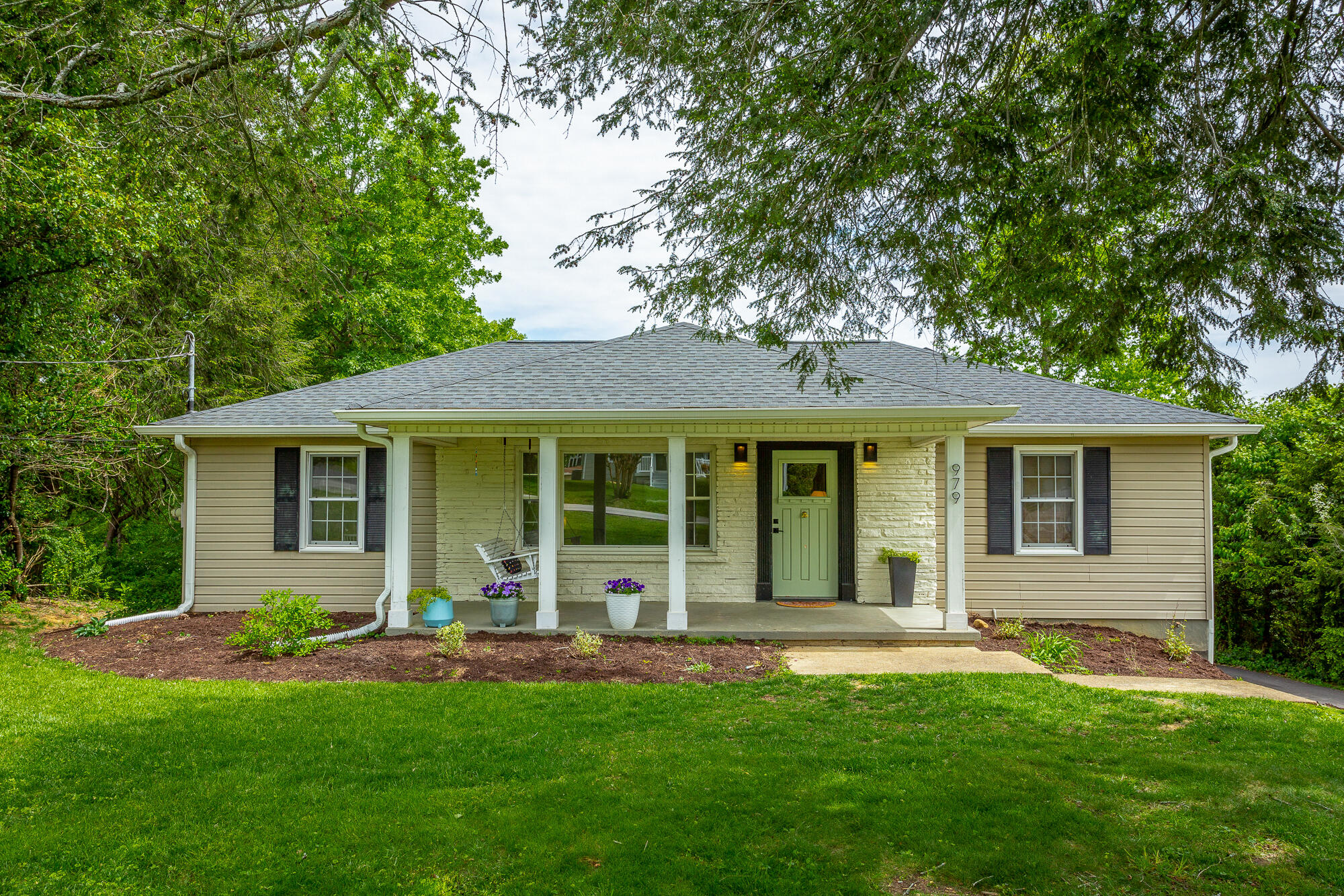 979 Linden Hall Road