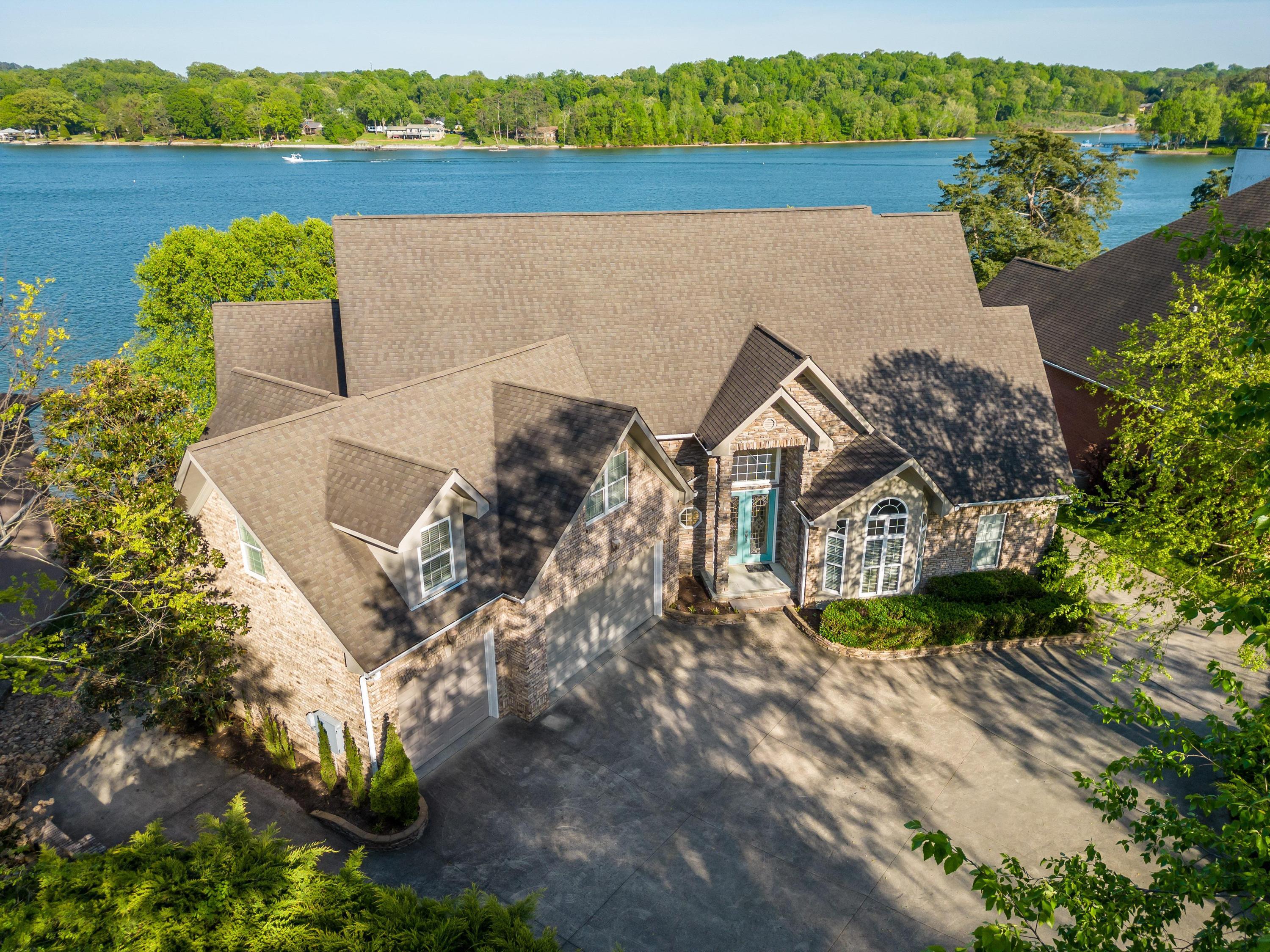 7009 Lakeshore Drive